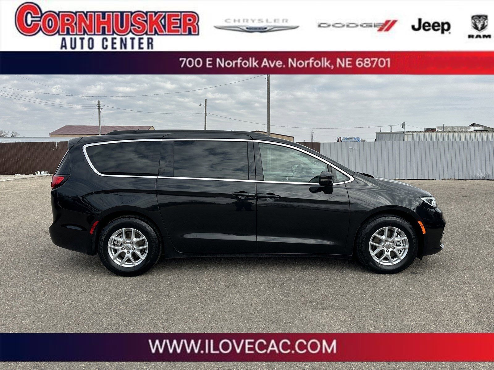 Used 2022 Chrysler Pacifica Touring L with VIN 2C4RC1BG1NR169794 for sale in Norfolk, NE