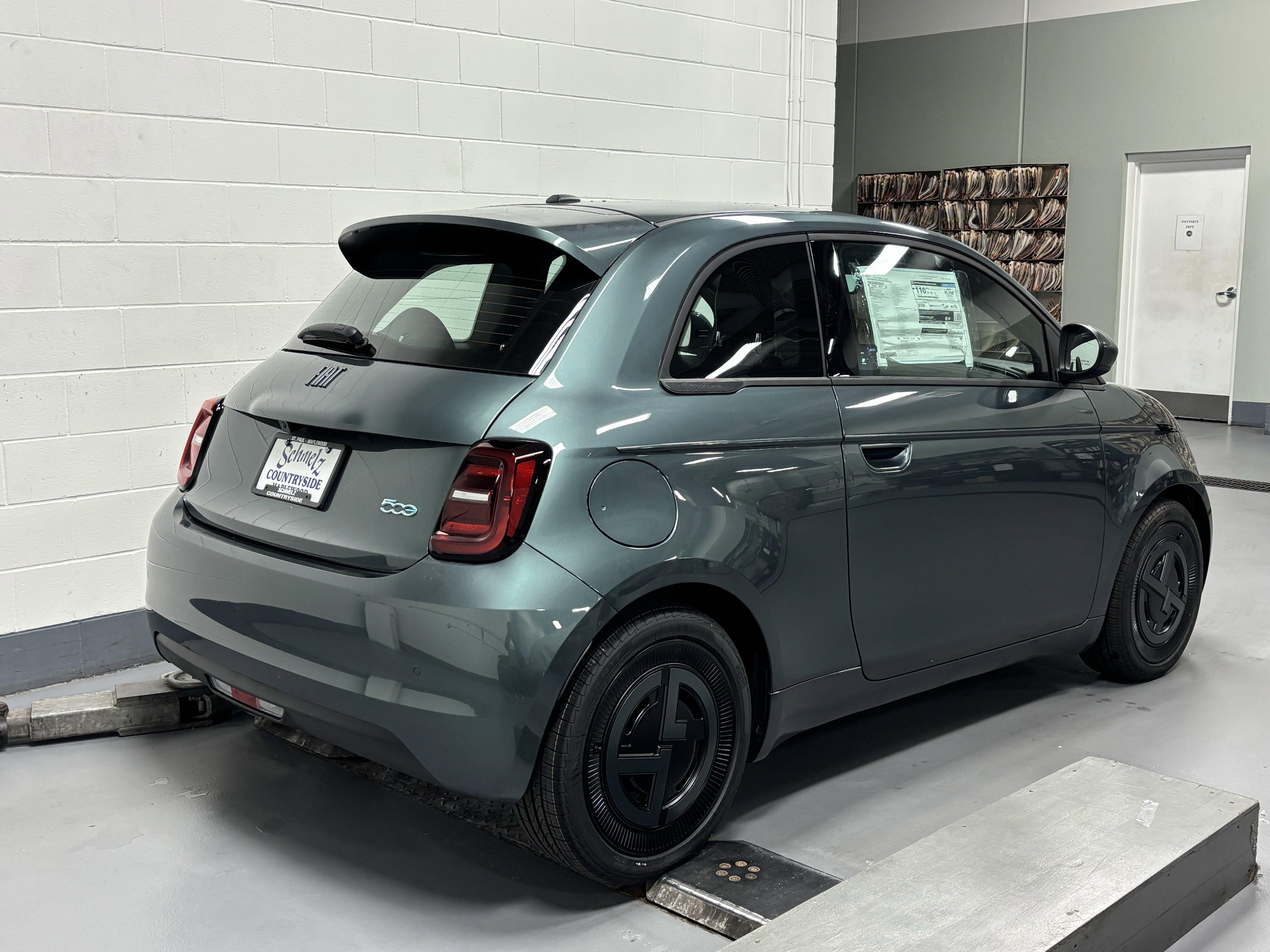 2025 FIAT 500e Base - Photo 6