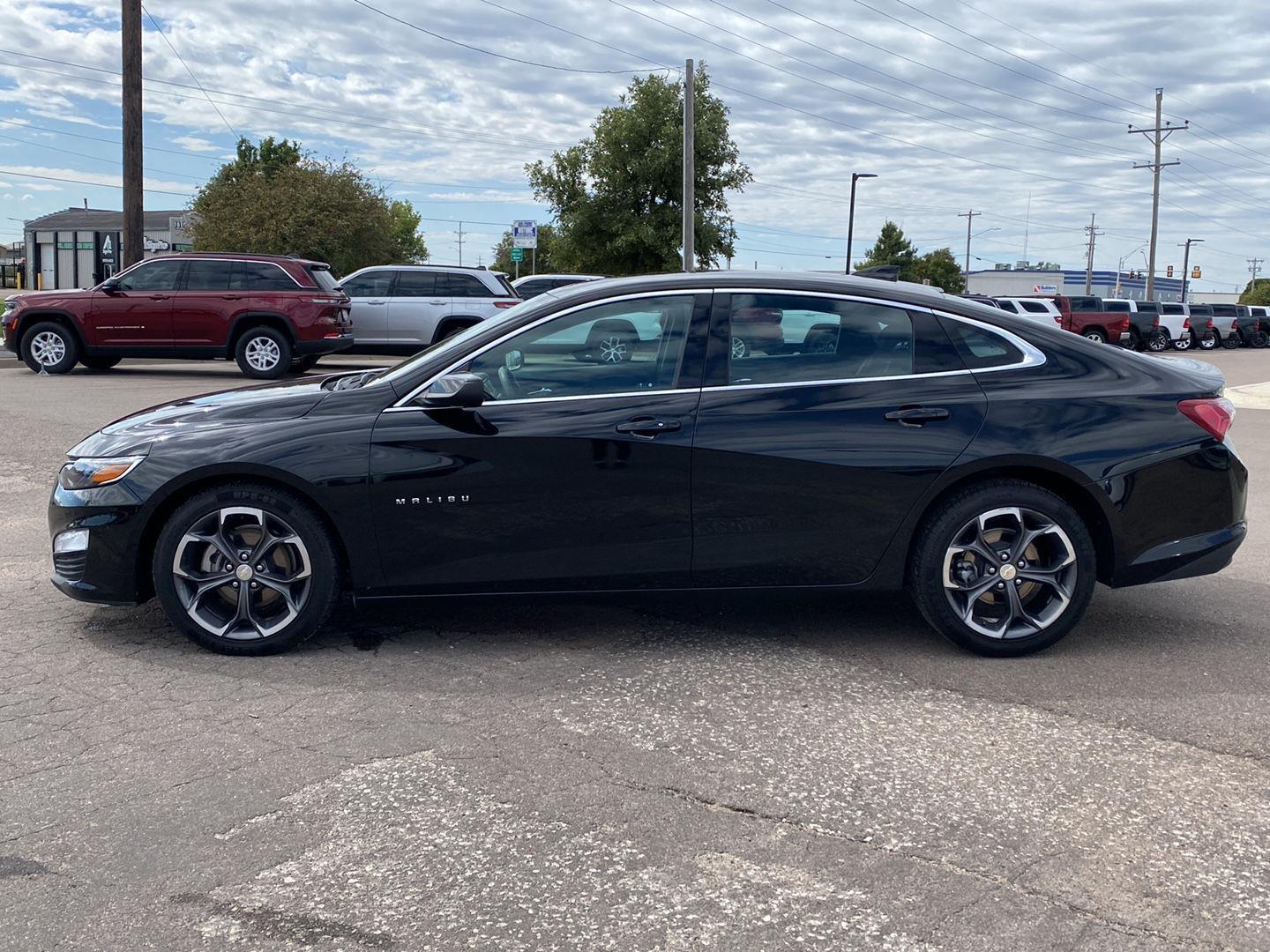 Used 2022 Chevrolet Malibu 1LT with VIN 1G1ZD5ST6NF174958 for sale in Garden City, KS