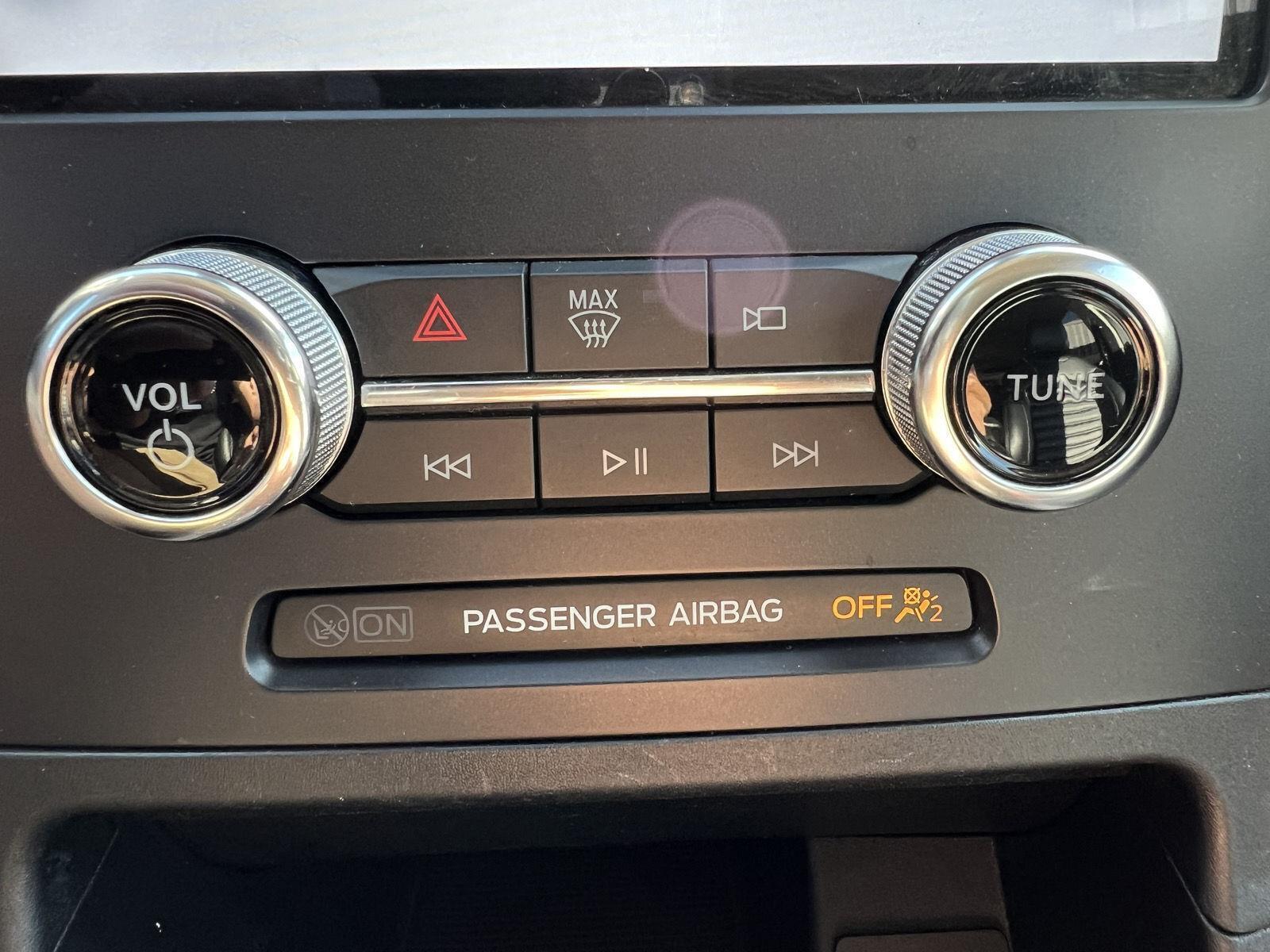 2023 Ford Edge SEL - Photo 28