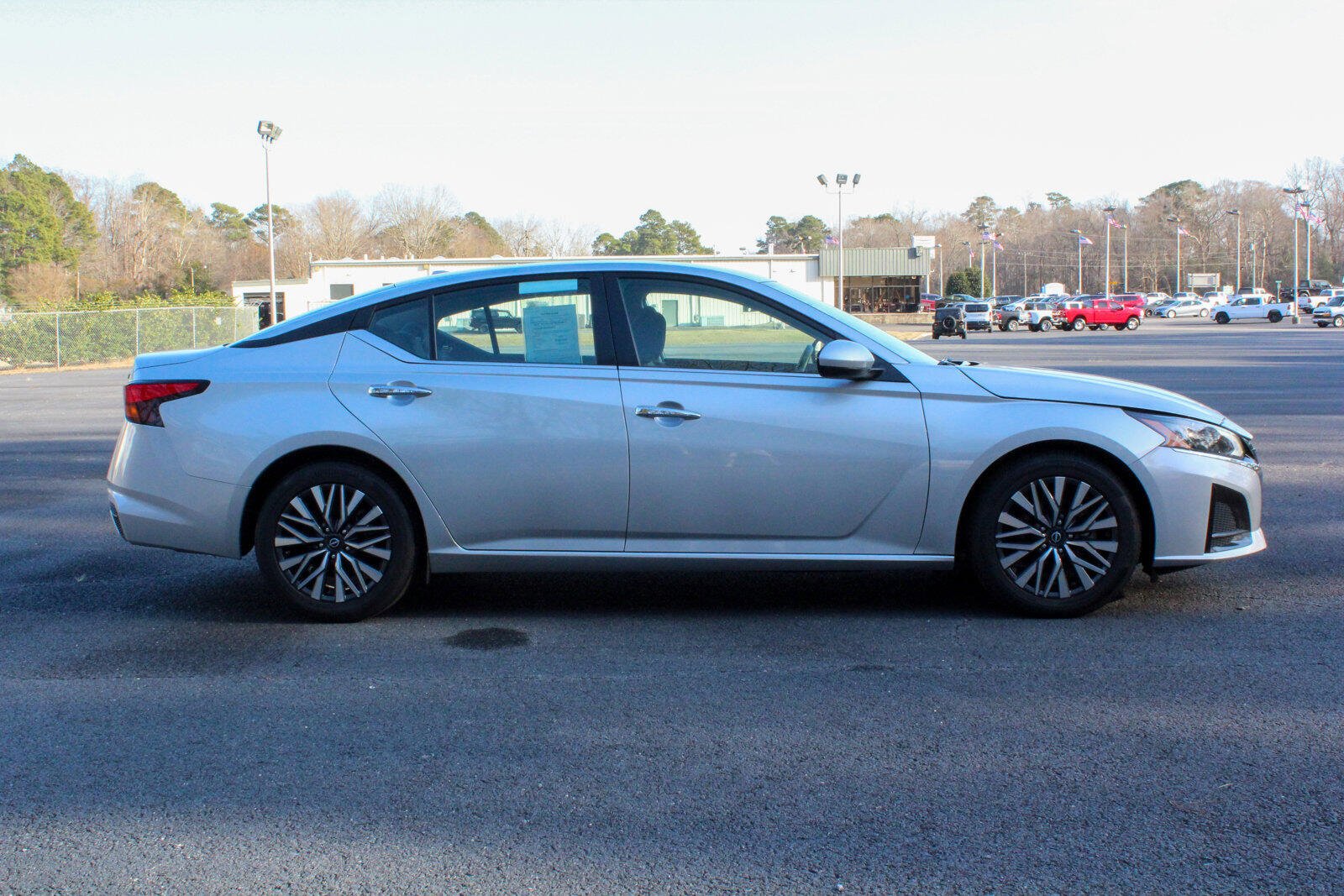 Used 2023 Nissan Altima SV with VIN 1N4BL4DV9PN352364 for sale in Suffolk, VA