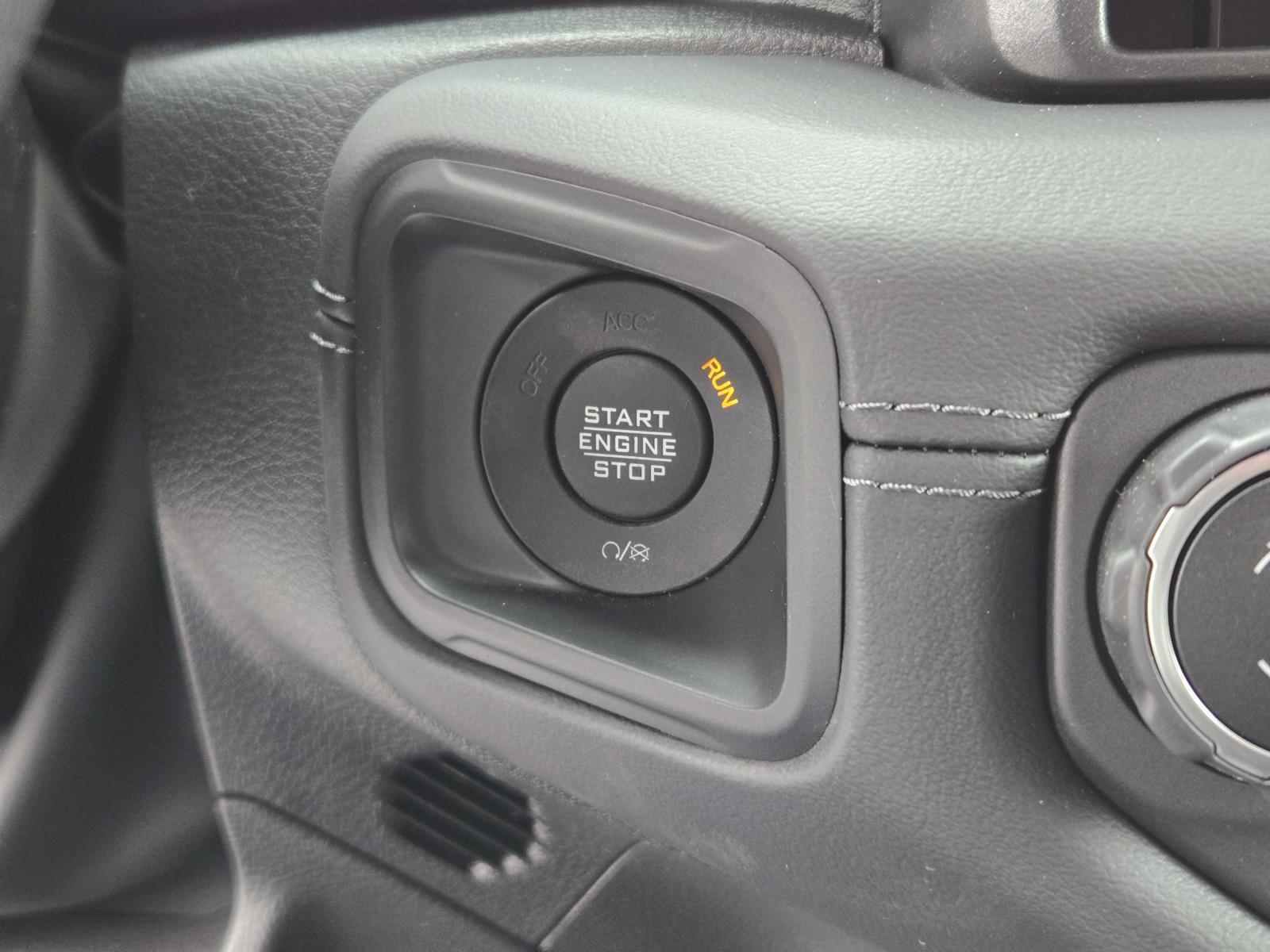 2025 Jeep Wrangler 4-Door Sahara - Photo 15