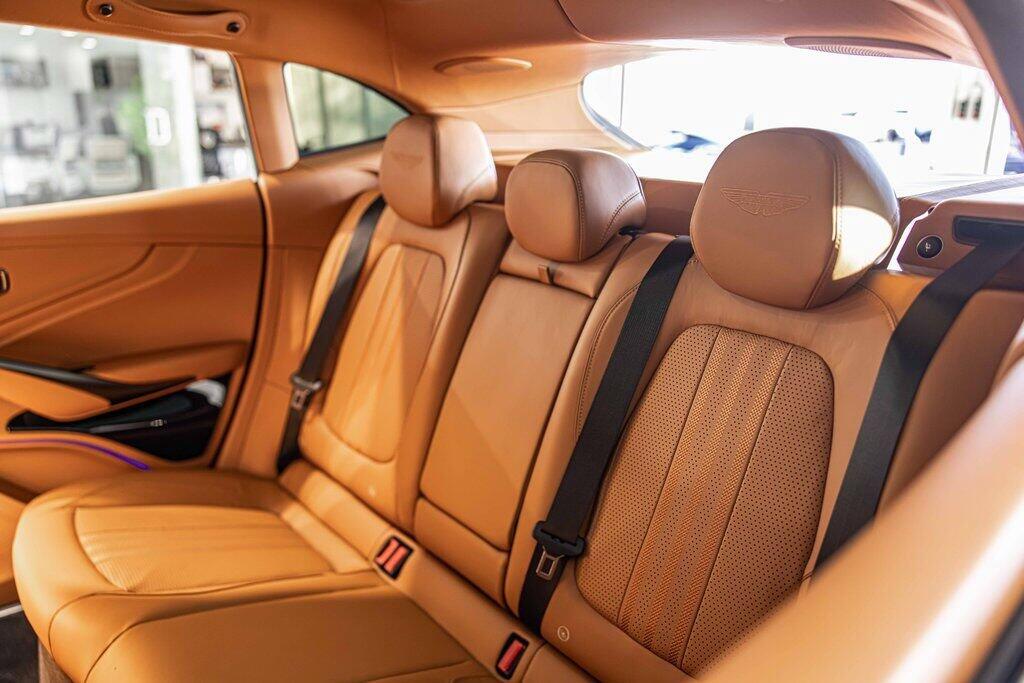 2026 Aston Martin DBX 707 - Photo 33