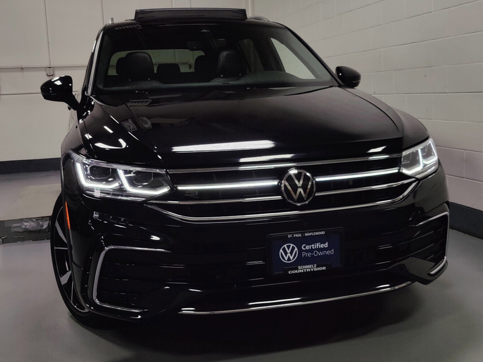 Used 2022 Volkswagen Tiguan SEL R-LINE with VIN 3VV4B7AX7NM057298 for sale in Maplewood, Minnesota