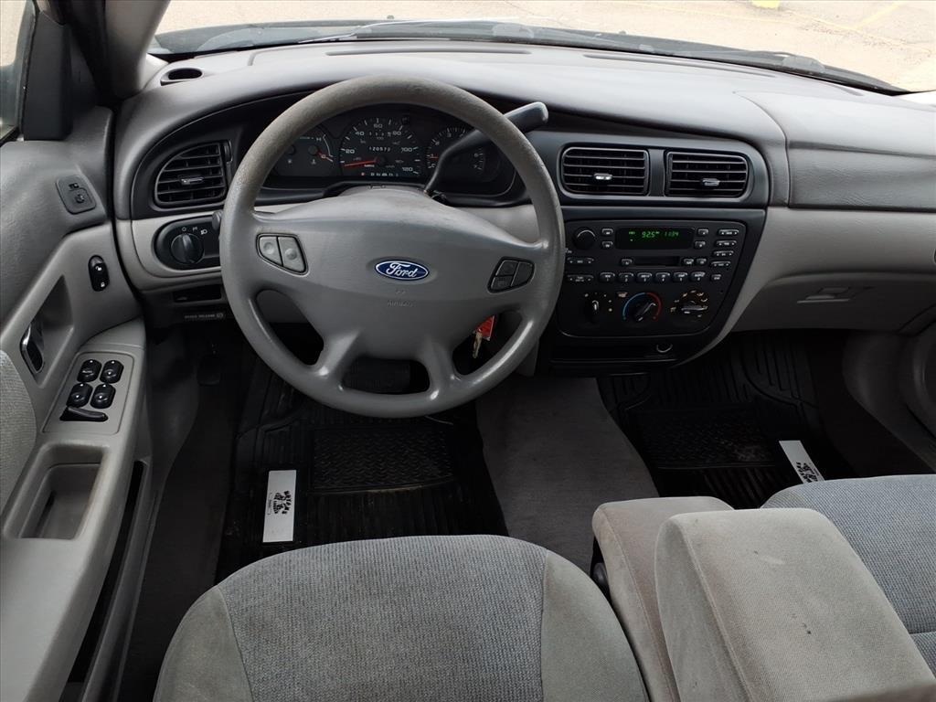 2000 Ford Taurus SES - Photo 10