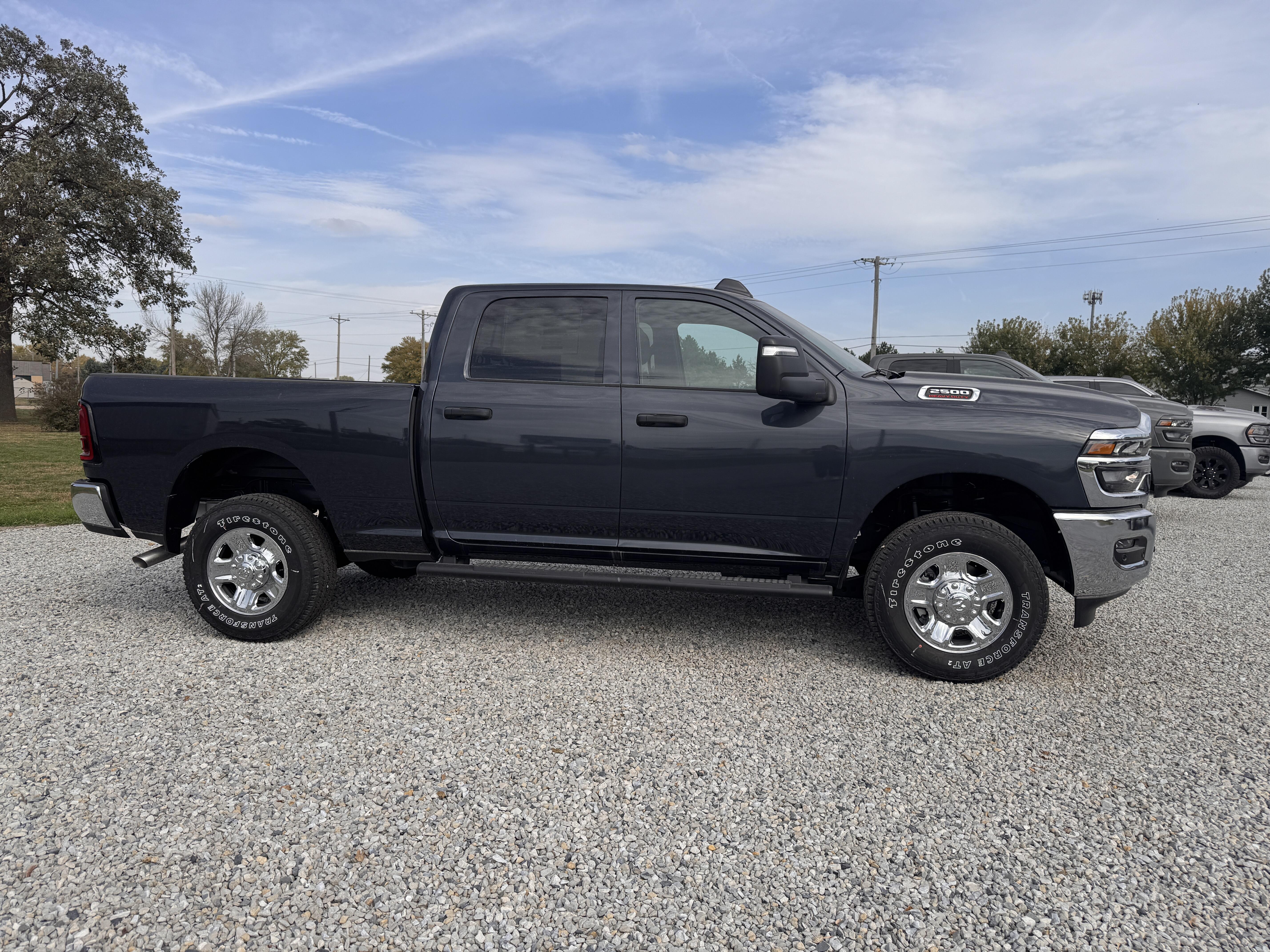 2026 RAM 2500 2500 Tradesman Crew Cab 4x4 6'4' Box
