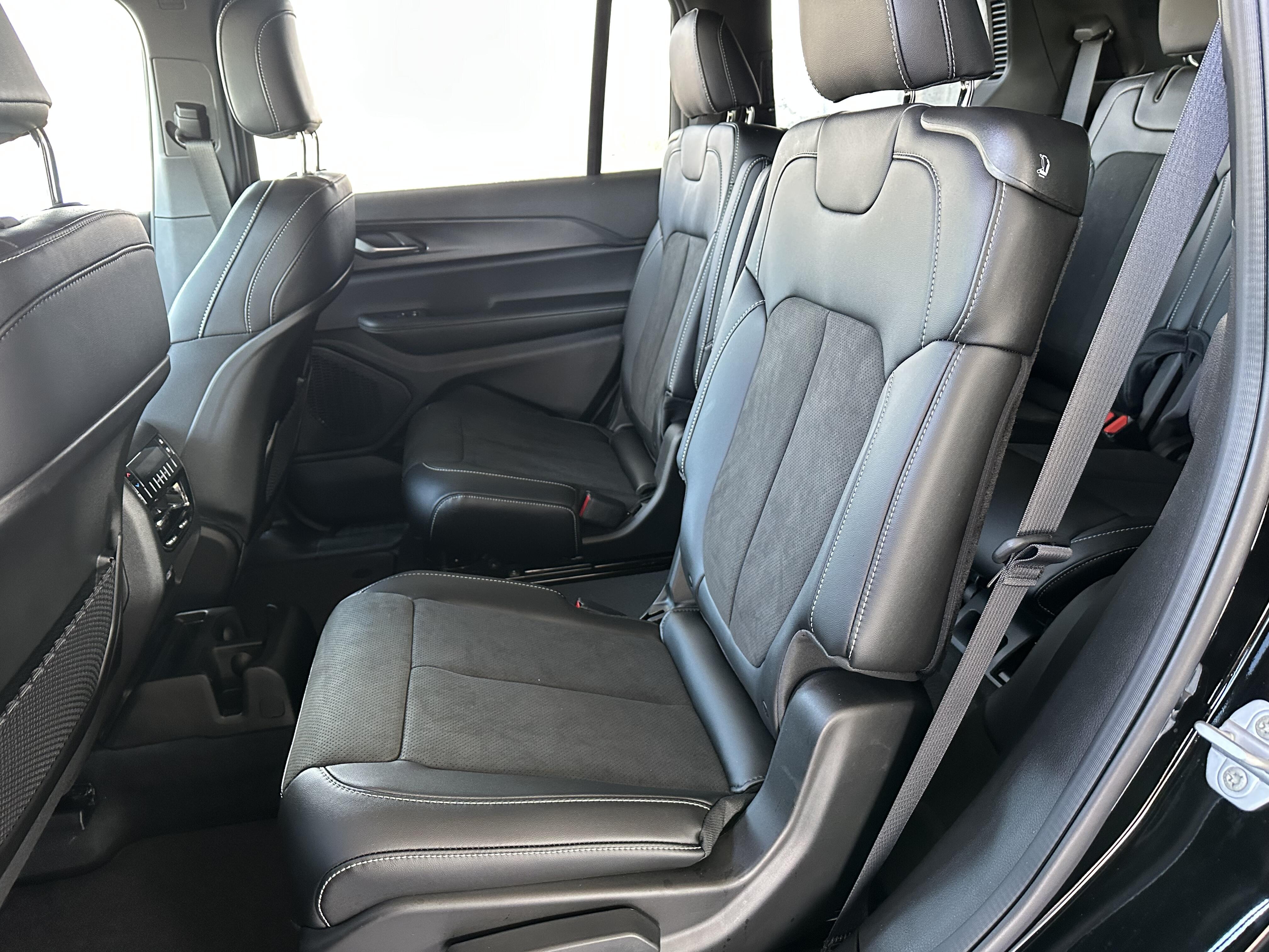 2025 Jeep Grand Cherokee L Altitude - Photo 13