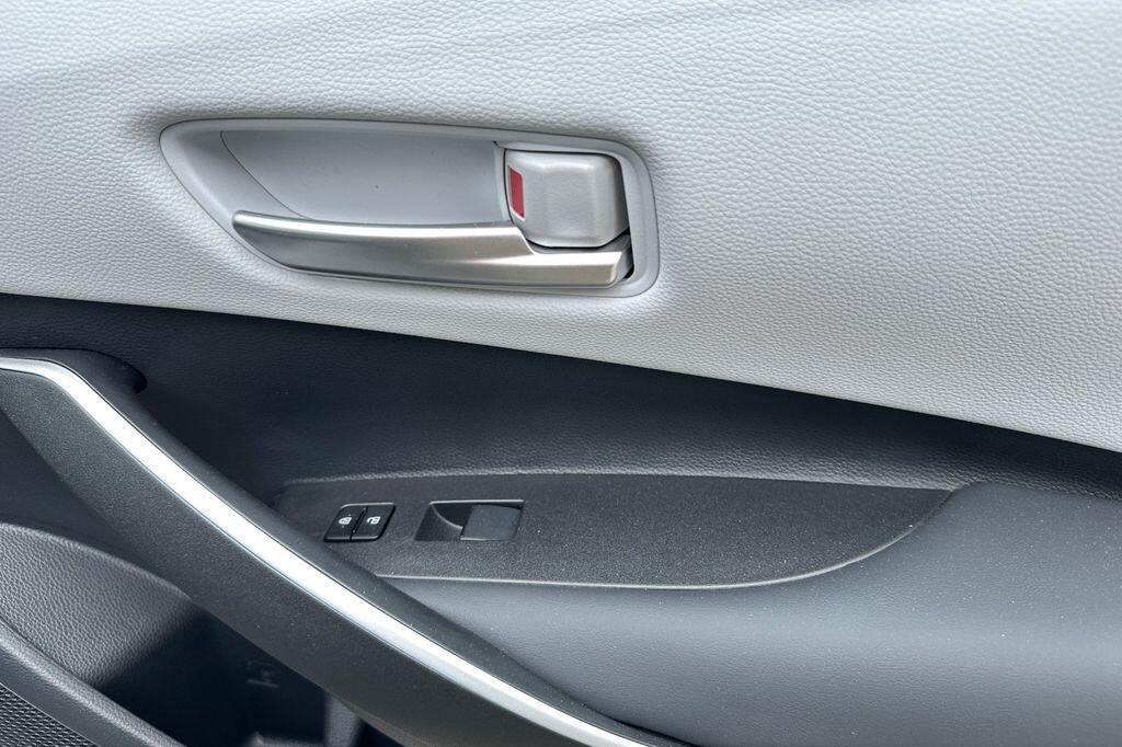 2025 Toyota Corolla SE - Photo 17