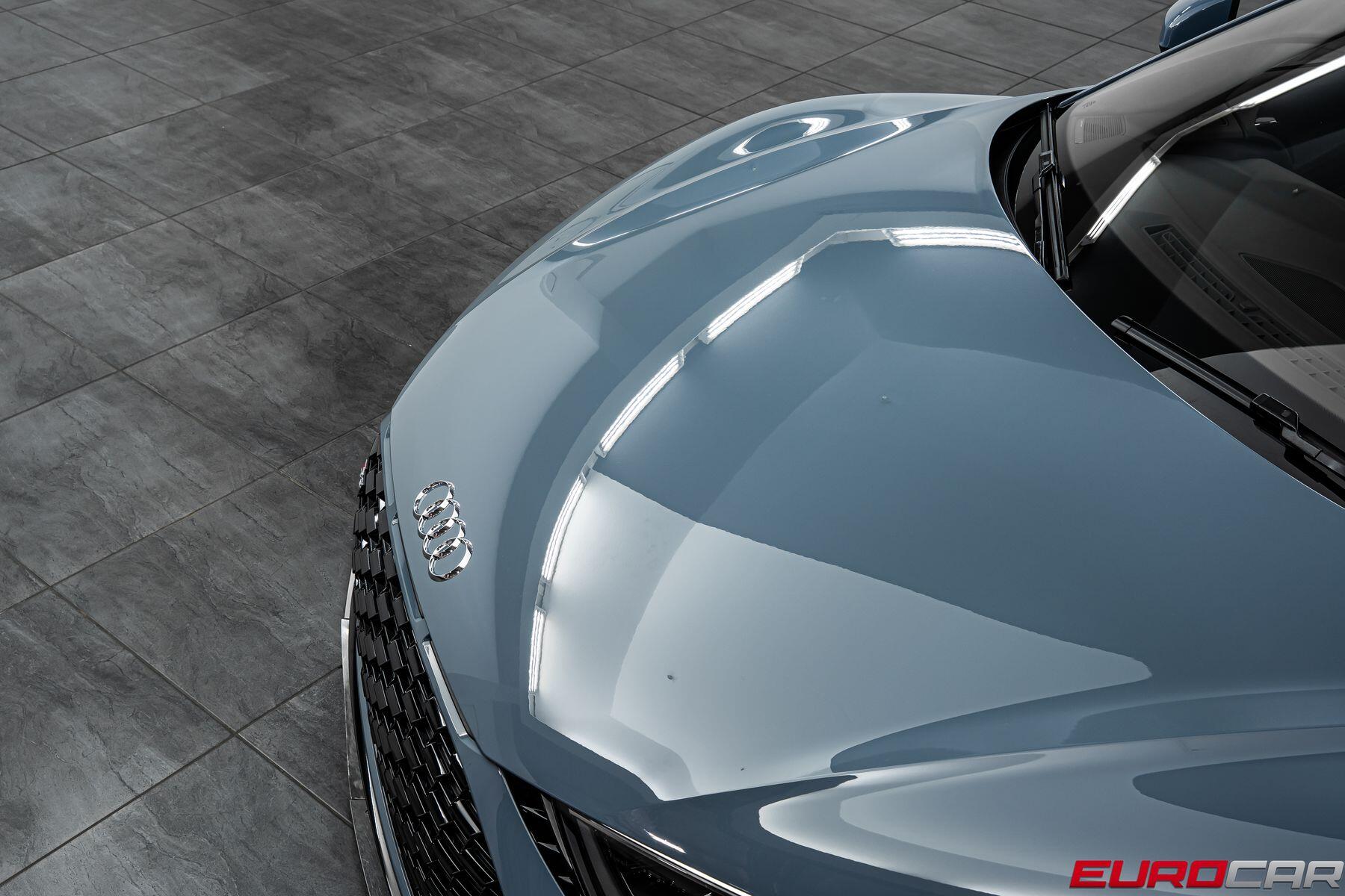 2022 Audi R8 V10 PERFORMANCE RWD * CARBON INTERIOR TRIM*Image 9