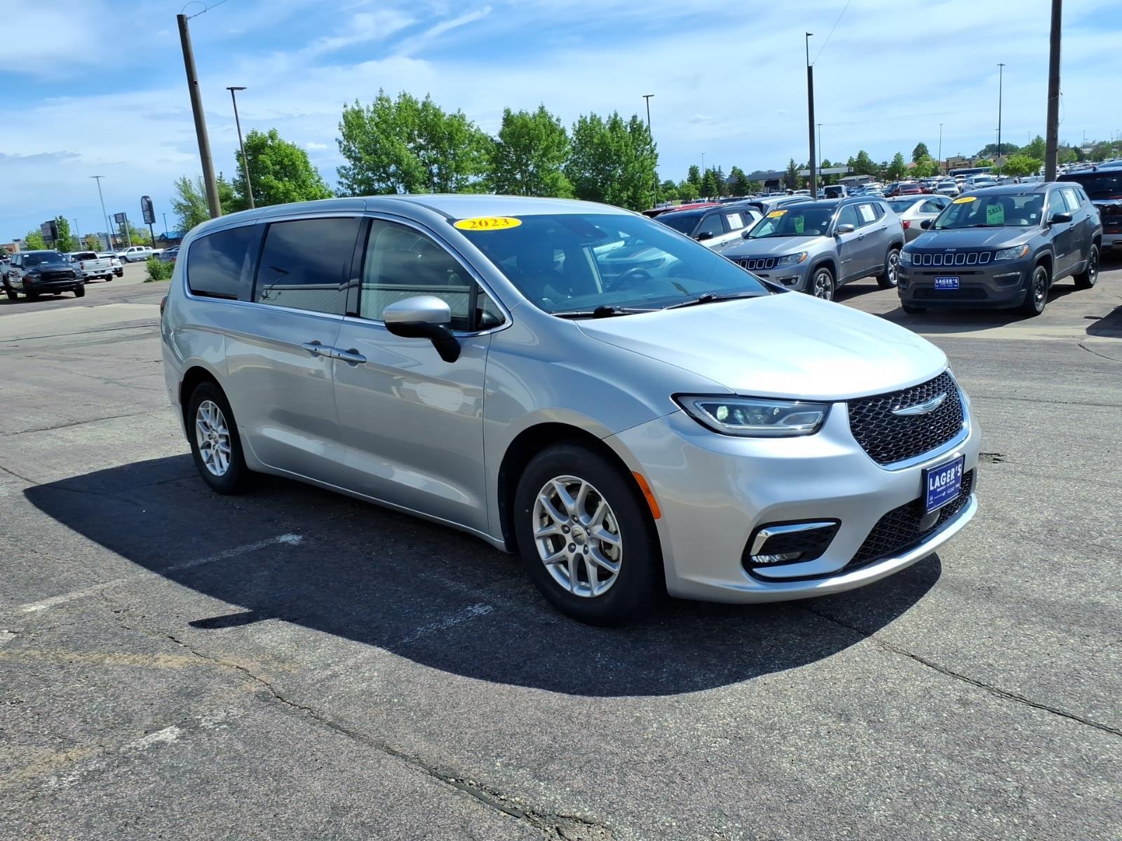 Used 2023 Chrysler Pacifica Touring L with VIN 2C4RC1BG4PR571554 for sale in Mankato, Minnesota
