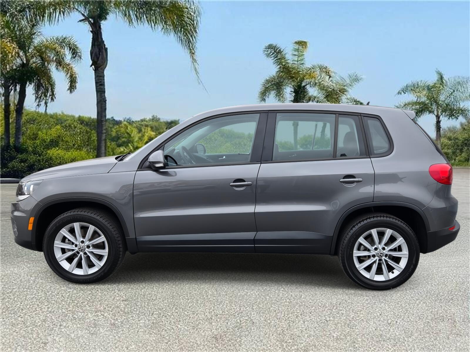 Used 2017 Volkswagen Tiguan Limited Base with VIN WVGAV7AX9HK051017 for sale in Downey, CA