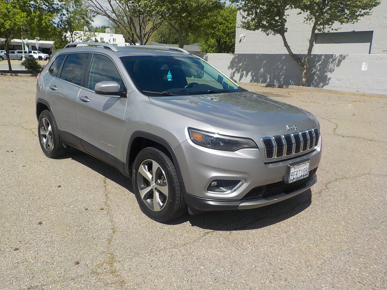 Used 2020 Jeep Cherokee Limited with VIN 1C4PJMDX8LD587460 for sale in Redding, CA