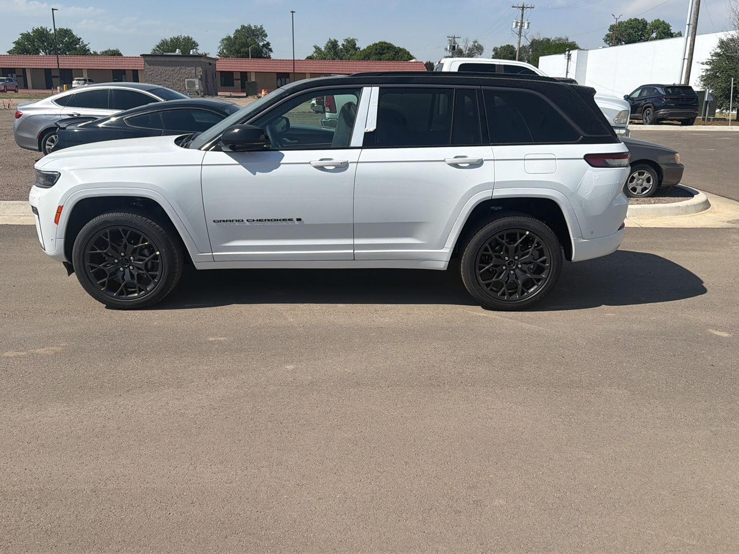 2026 Jeep Grand Cherokee Summit 4x4's photo