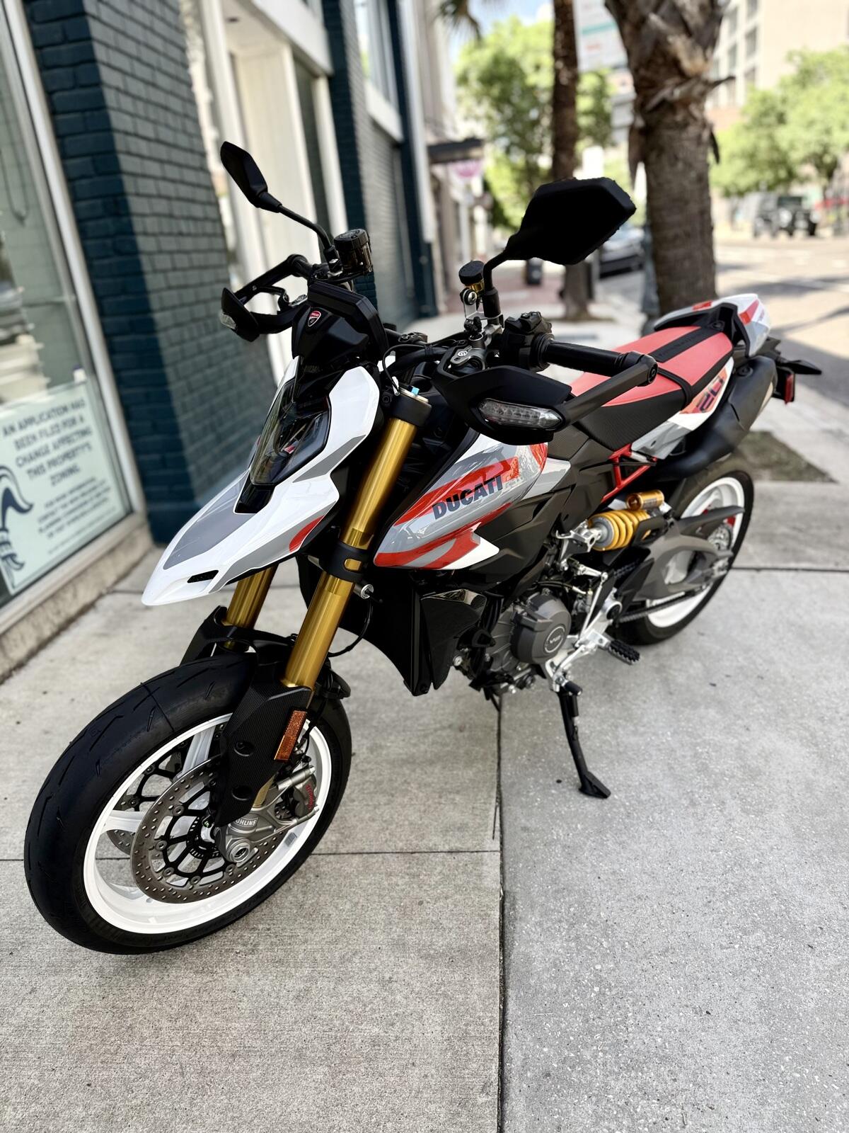 New 2027 Ducati HYPERMOTARD V2 SP 