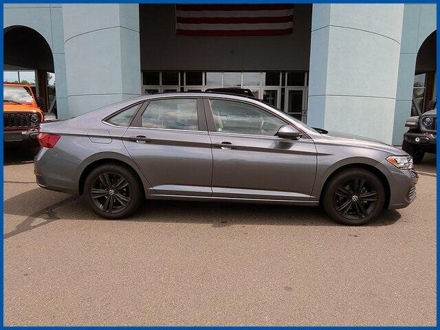 3VW7M7BU7NM025572