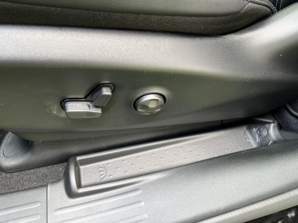 2026 Chrysler Pacifica Select - Photo 18