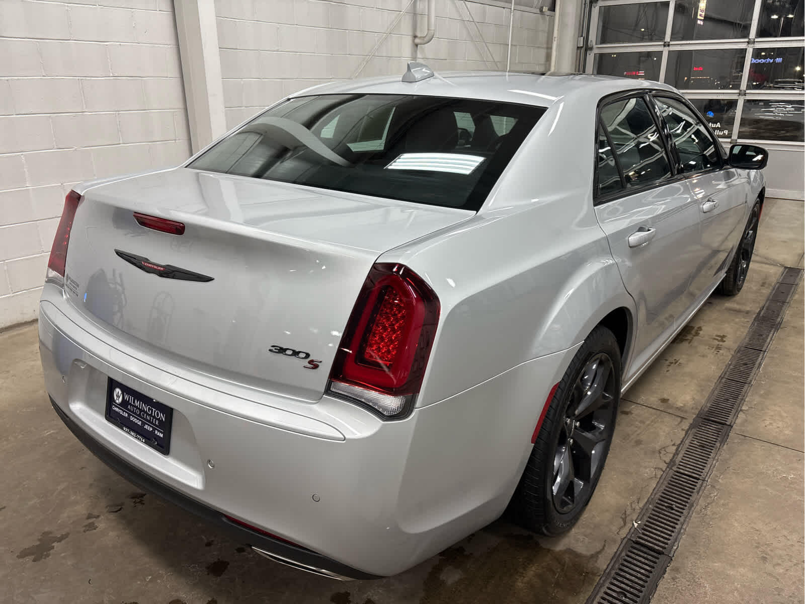 Used 2023 Chrysler 300 S with VIN 2C3CCABG3PH609095 for sale in Wilmington, OH