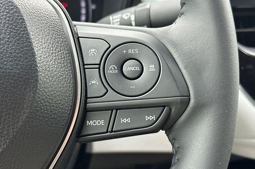 2025 Toyota Corolla SE - Photo 25