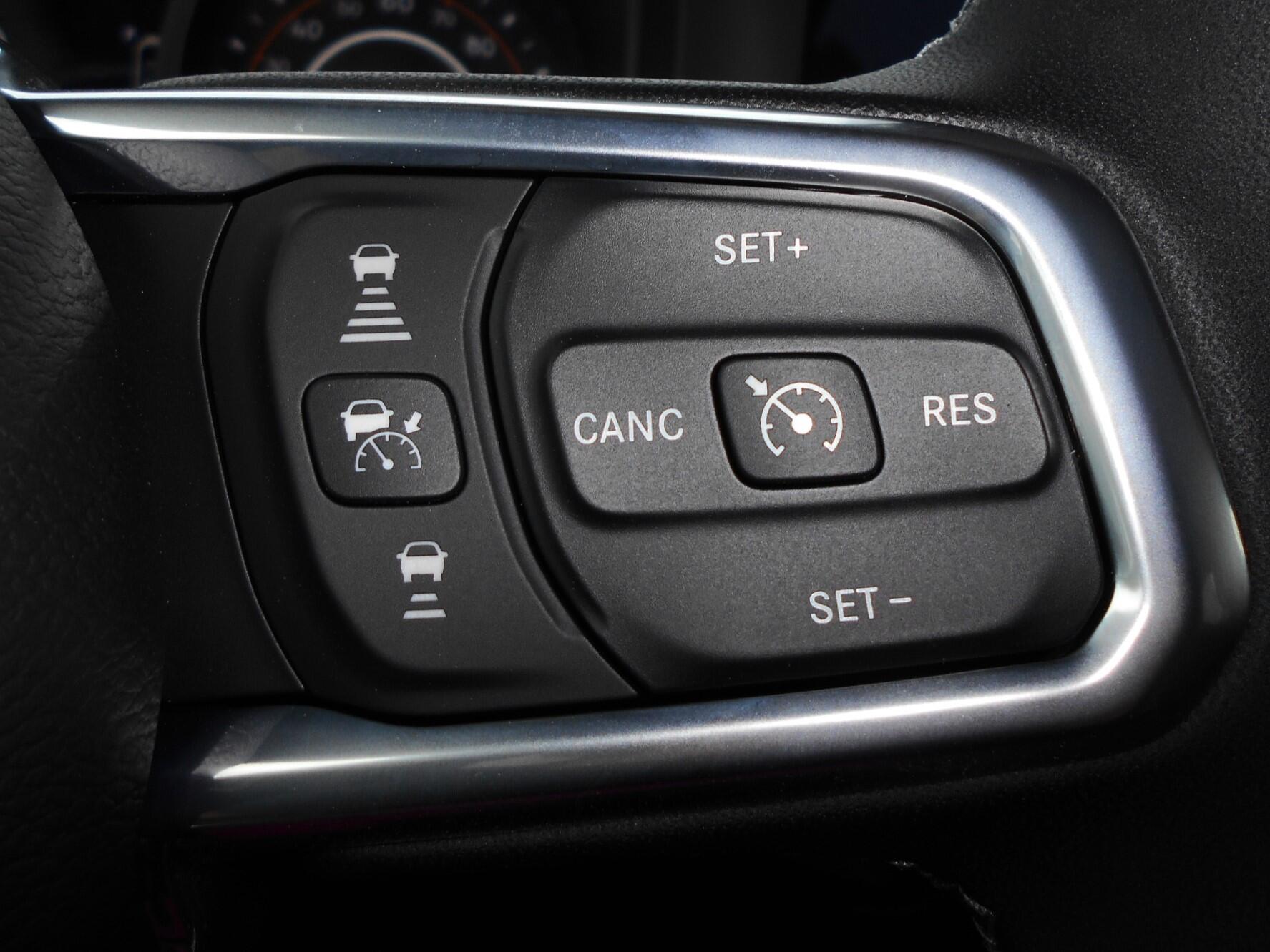2025 Jeep Wrangler 4-Door Sahara - Photo 16