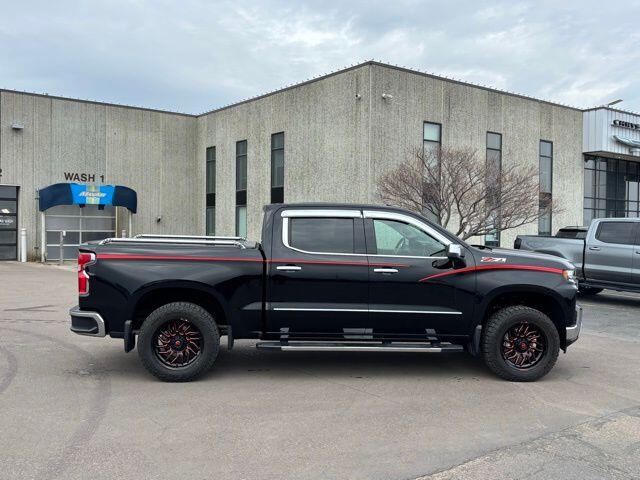 Used 2021 Chevrolet Silverado 1500 LTZ with VIN 1GCUYGED6MZ177331 for sale in Luverne, Minnesota