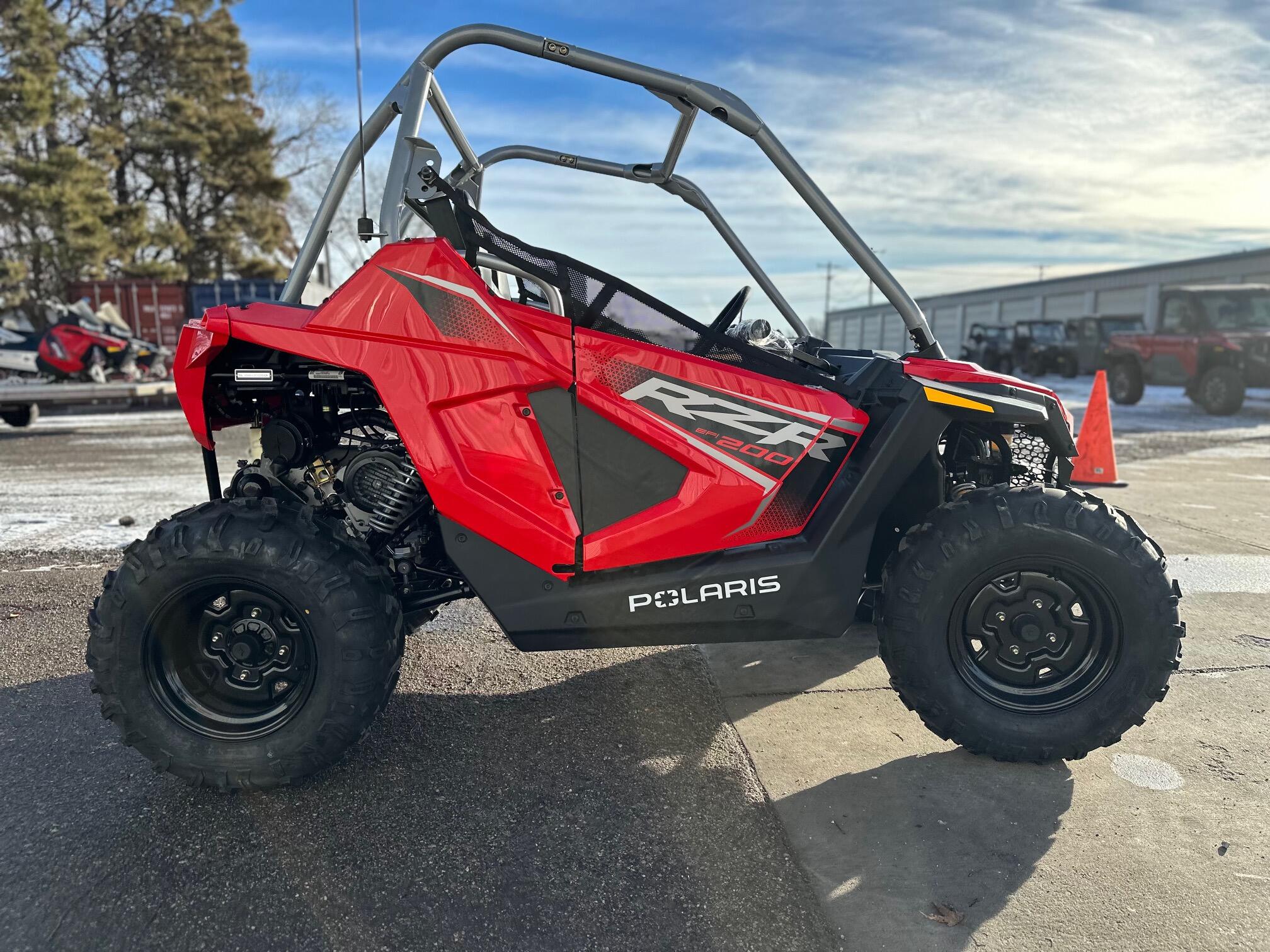 2026 Polaris RZR 200 EFI