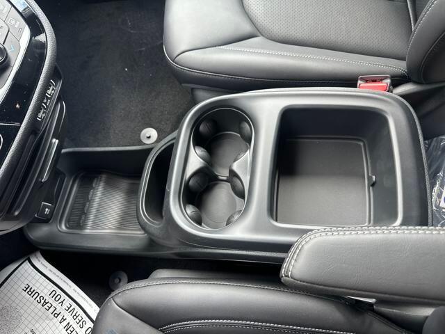 2025 Chrysler Pacifica Select - Photo 26