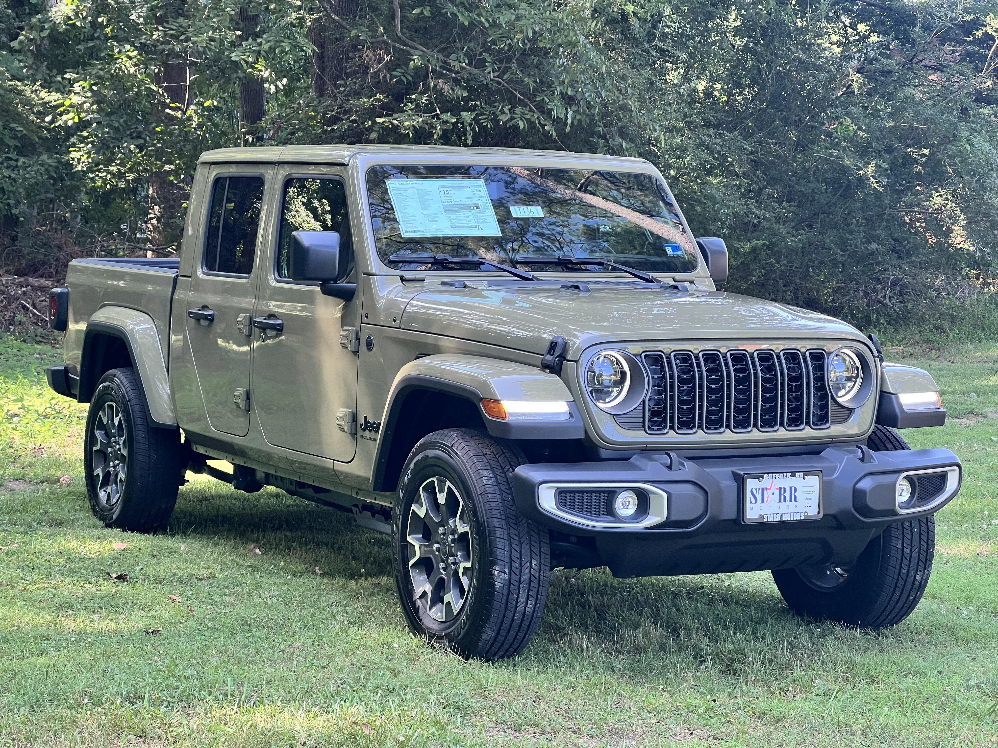 2026 Jeep Gladiator Sahara Auto's photo