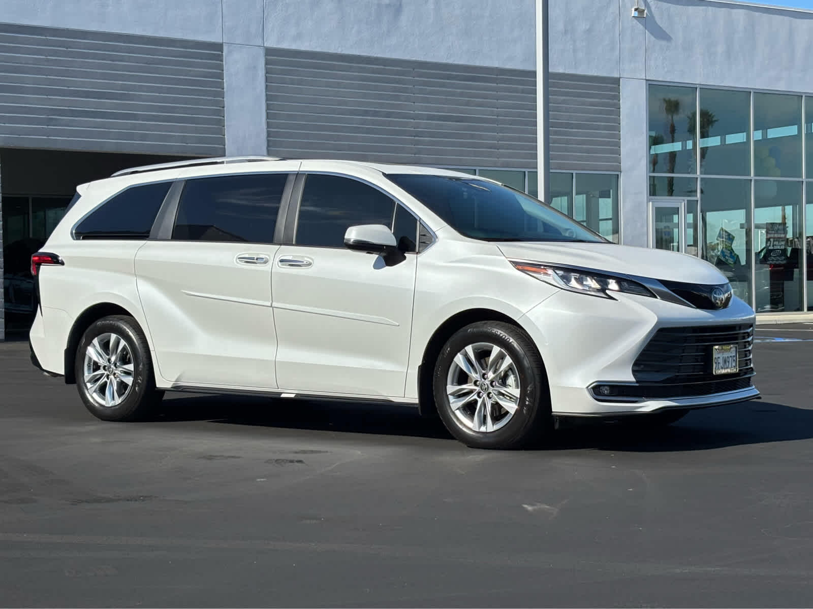 Used 2023 Toyota Sienna Limited with VIN 5TDZRKEC8PS156659 for sale in Ventura, CA