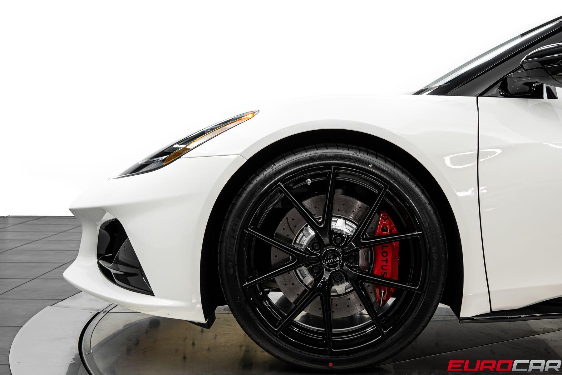 2026 Lotus Emira - Photo 13