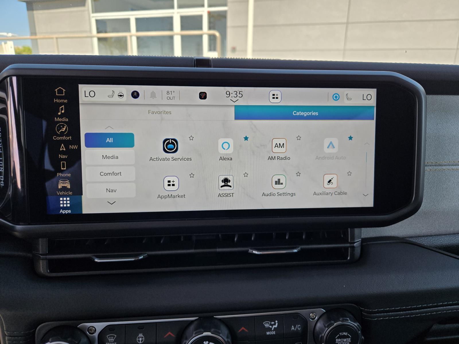 2025 Jeep Wrangler 4-Door Sahara - Photo 13