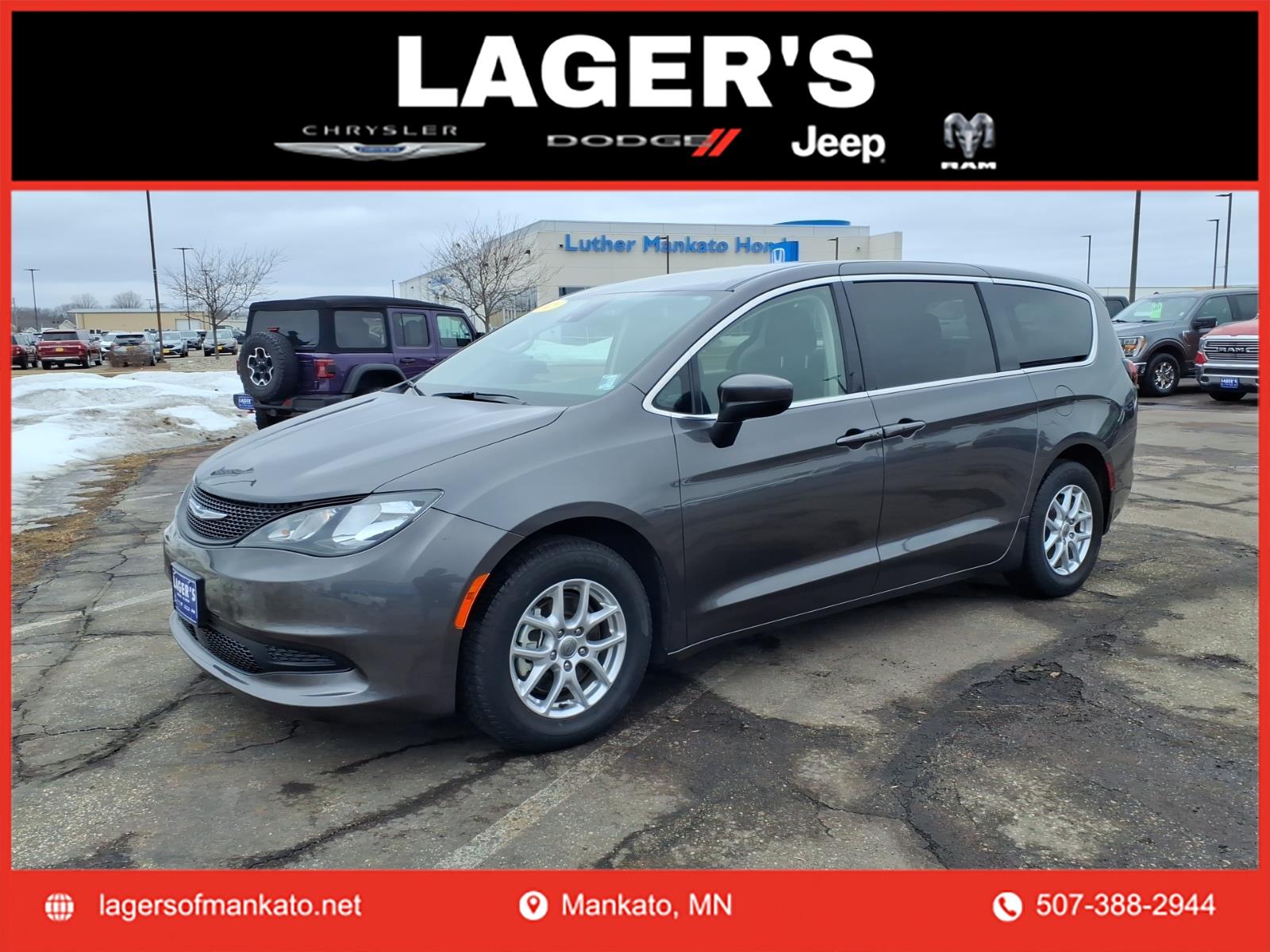 2023 Chrysler Voyager LX