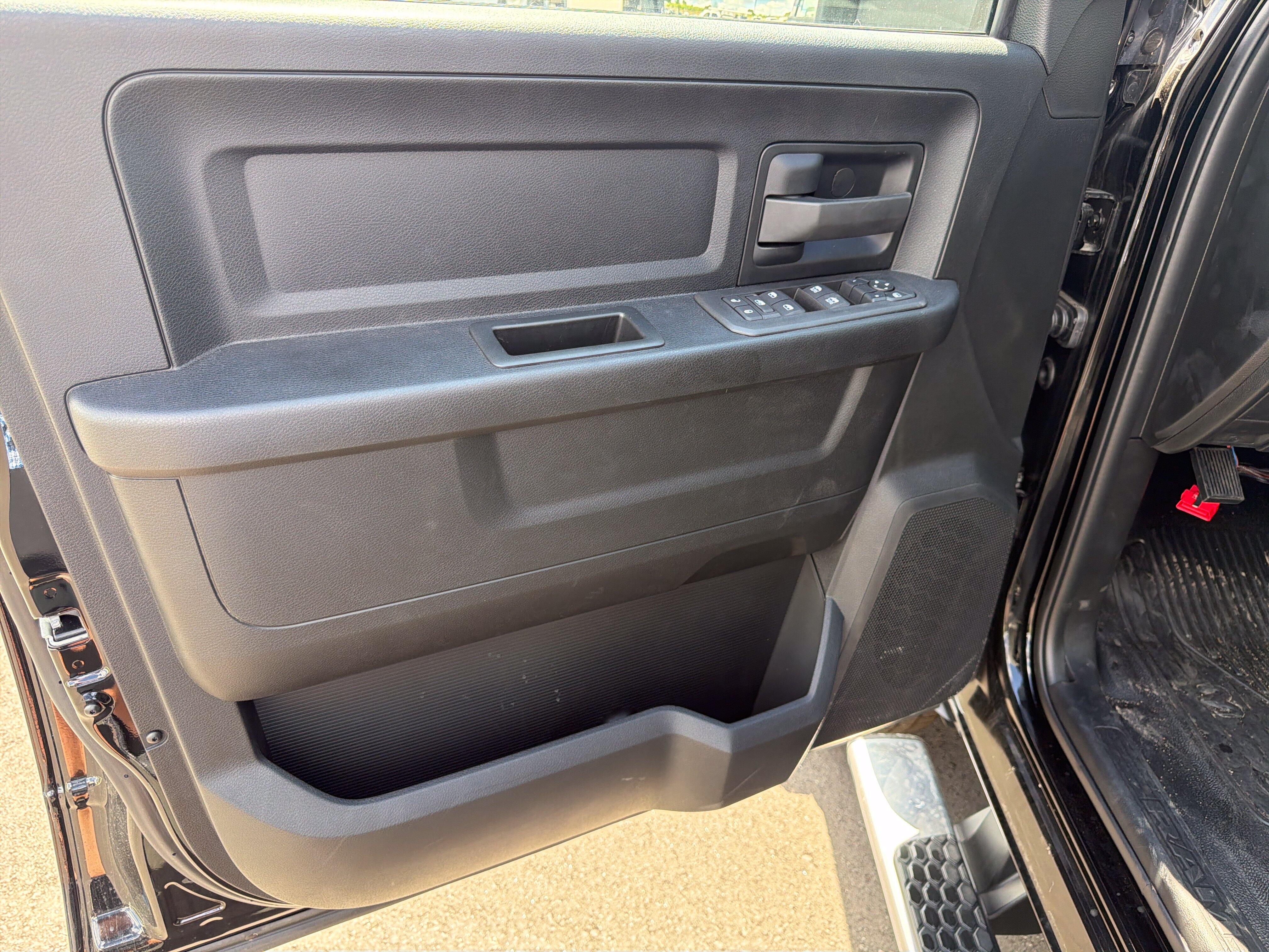 2026 RAM 3500 Chassis Tradesman - Photo 34