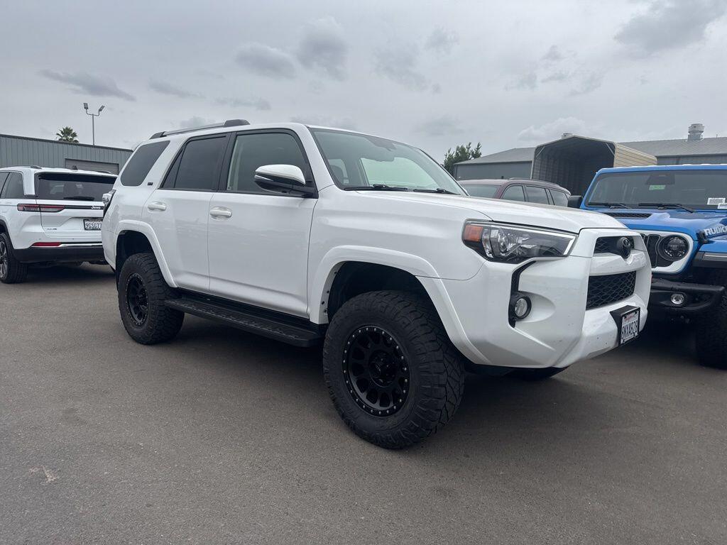 2019 Toyota 4Runner SR5 Premium 4x4 V6's photo