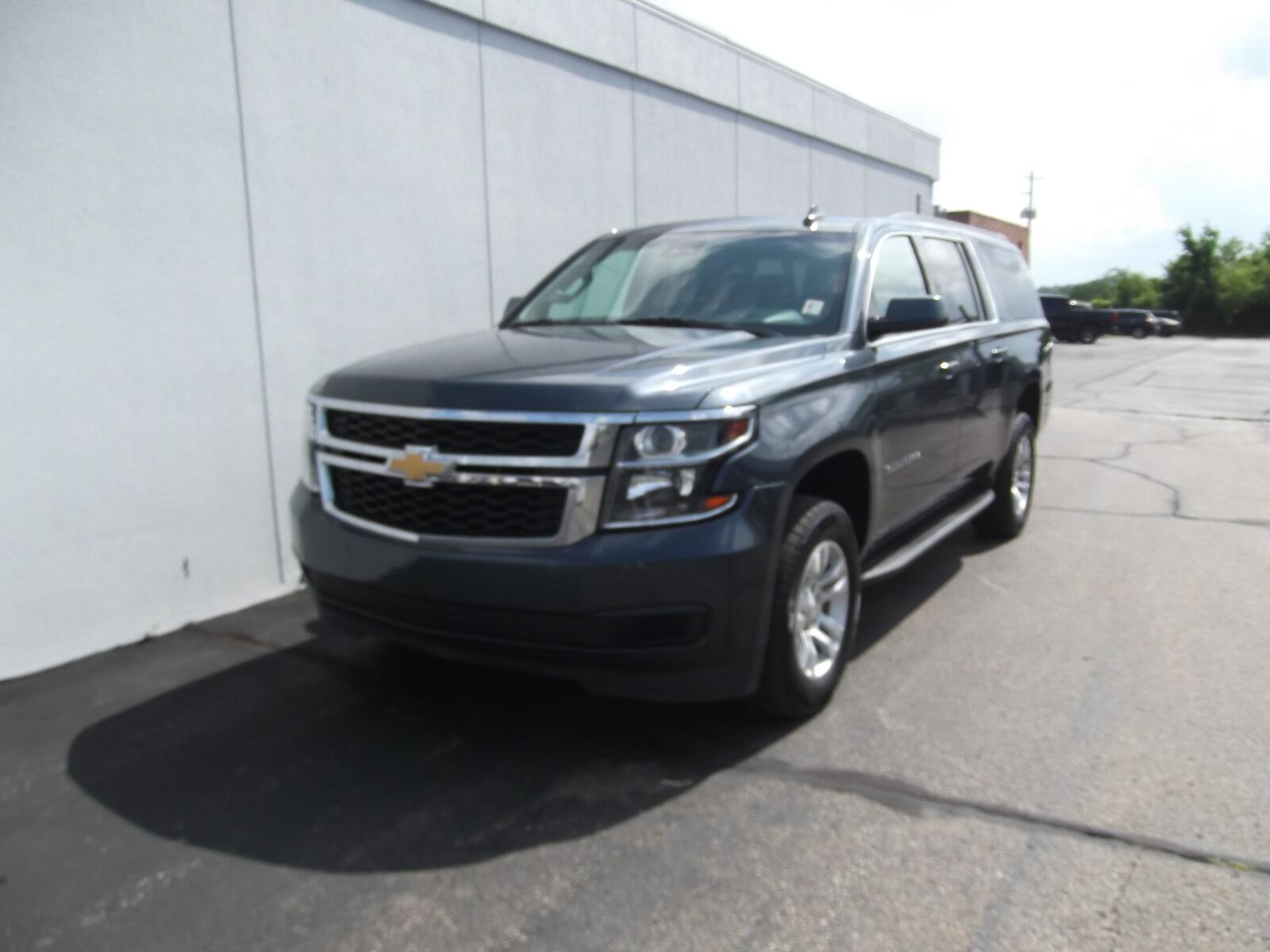 Used 2019 Chevrolet Suburban LT with VIN 1GNSKHKC4KR377445 for sale in Kansas City