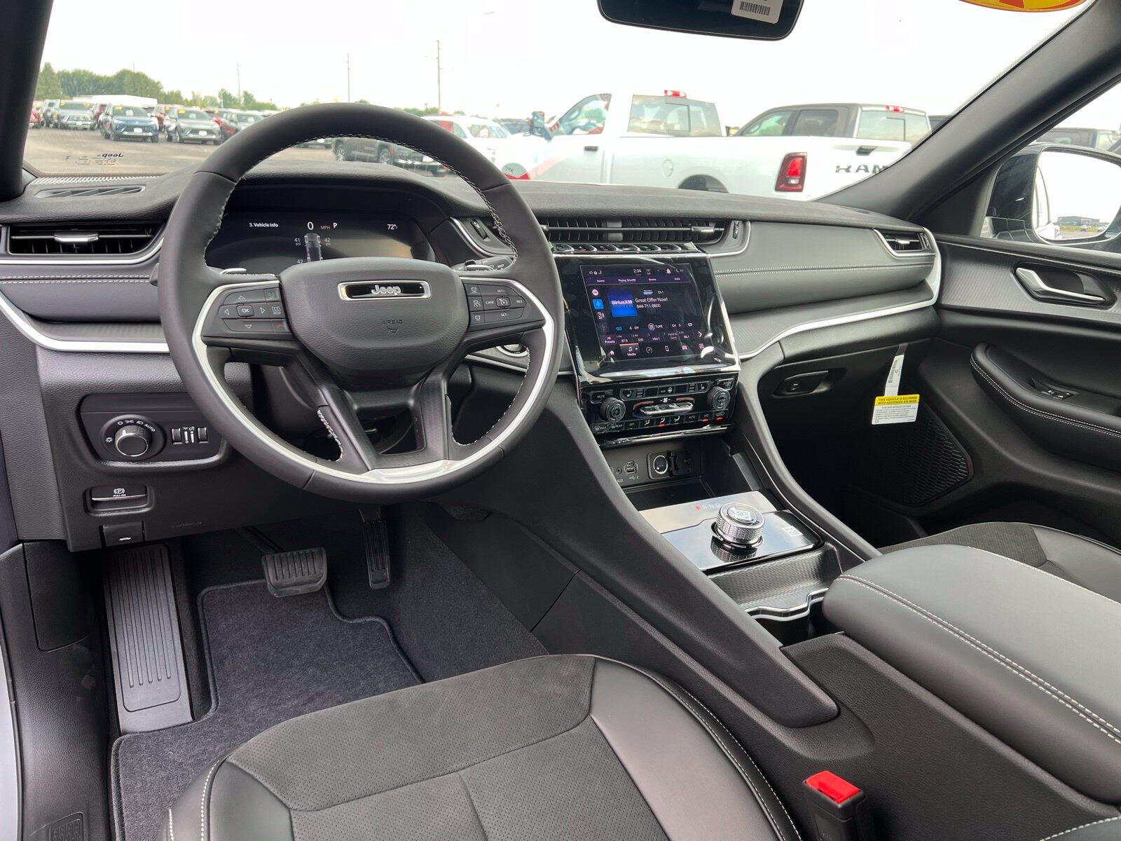 2025 Jeep Grand Cherokee Altitude - Photo 18