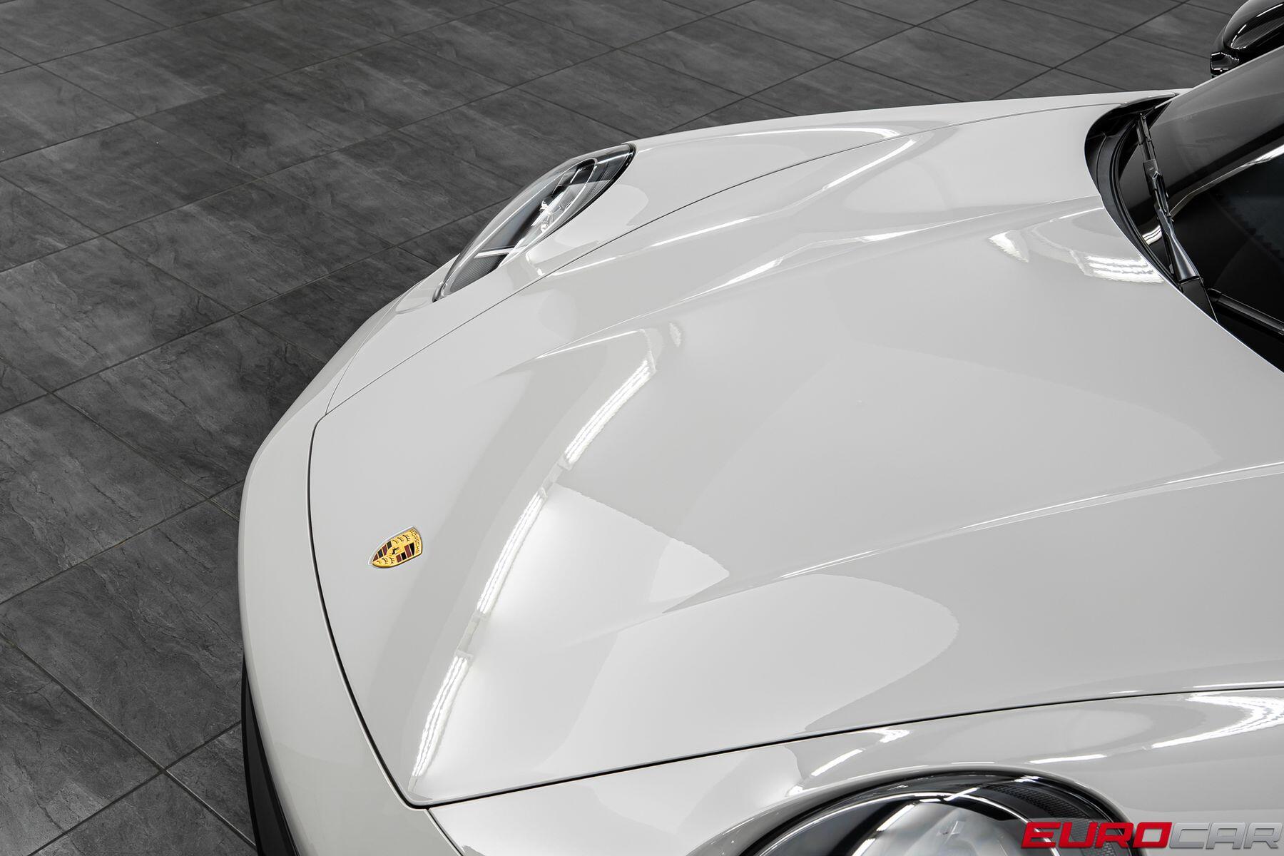 2024 Porsche 911 Turbo *POWER SPORT SEATS * CARBON FIBER ROOF*Image 9