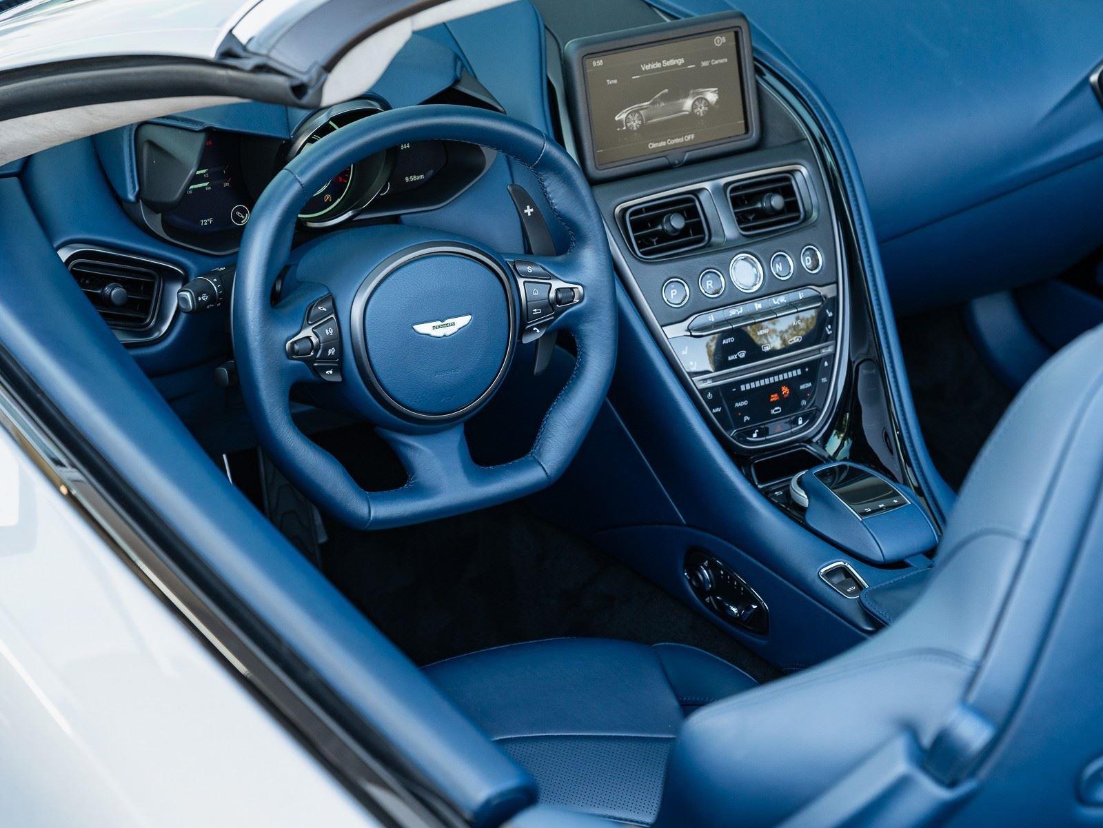 2020 Aston Martin DBS Superleggera Base - Photo 15
