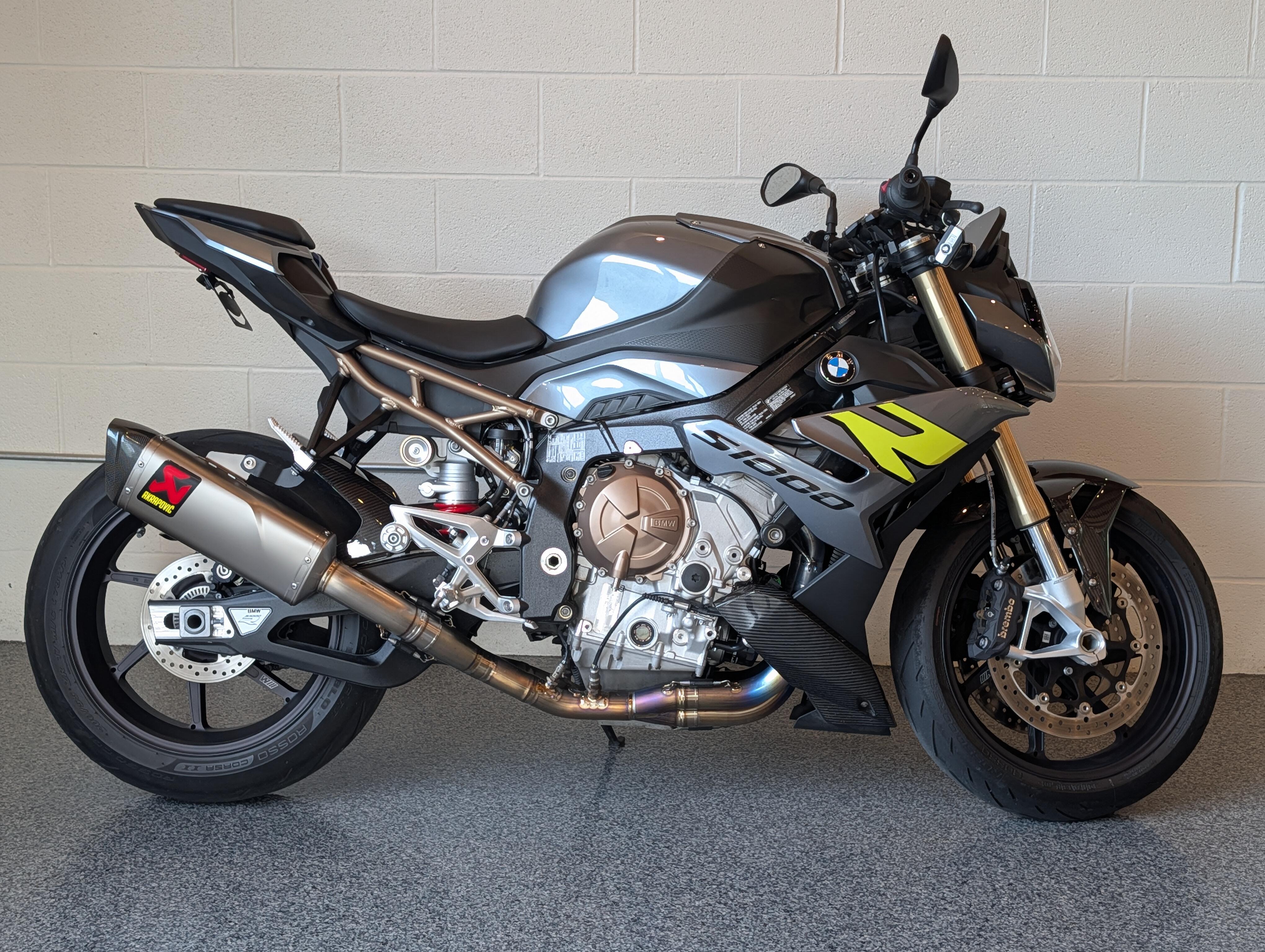 2024 BMW S 1000 R