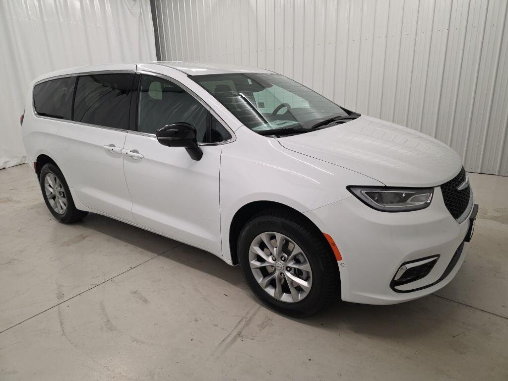 2026 Chrysler Pacifica Select - Photo 7