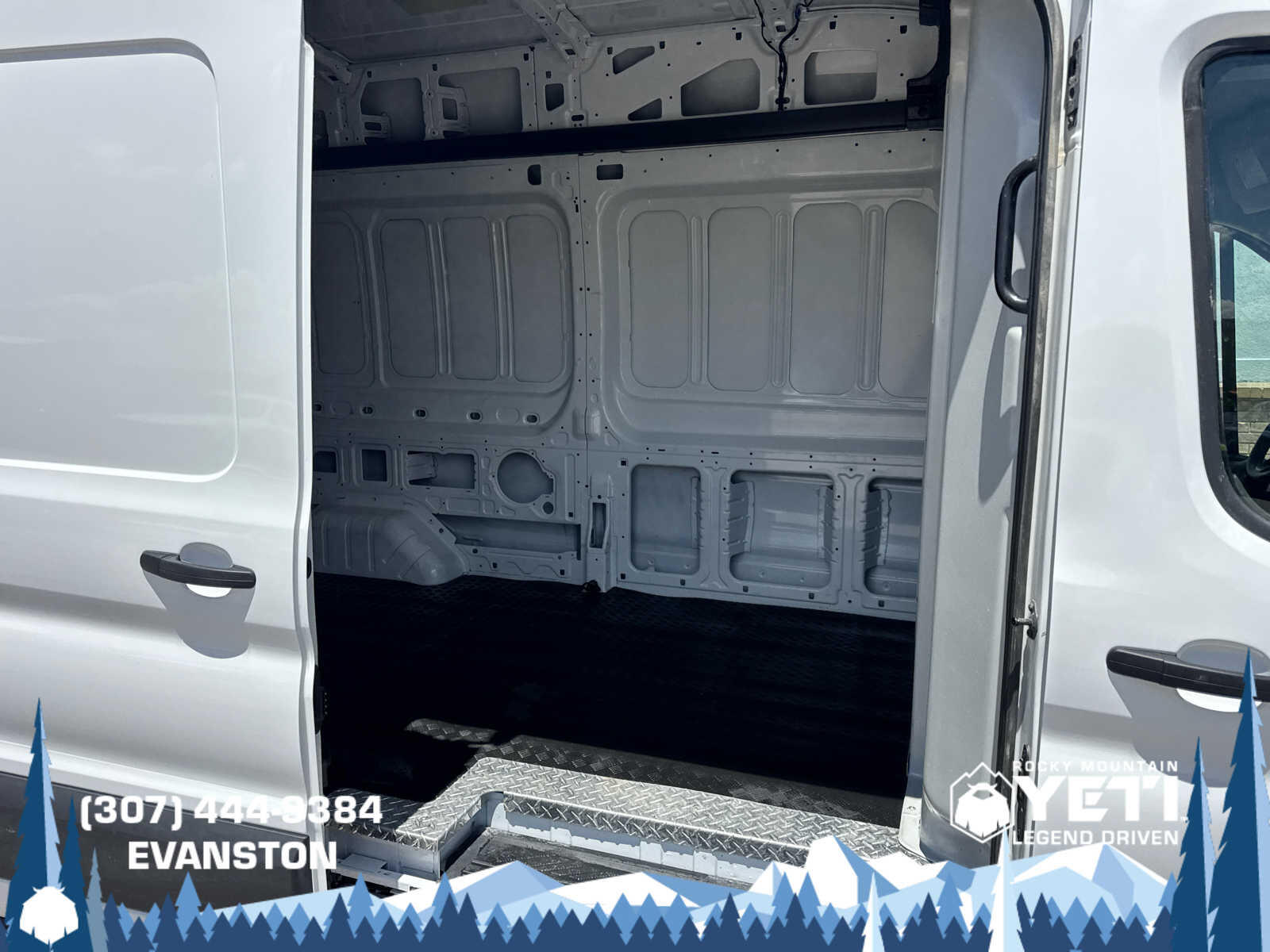 2025 Ford Transit Van Base - Photo 18