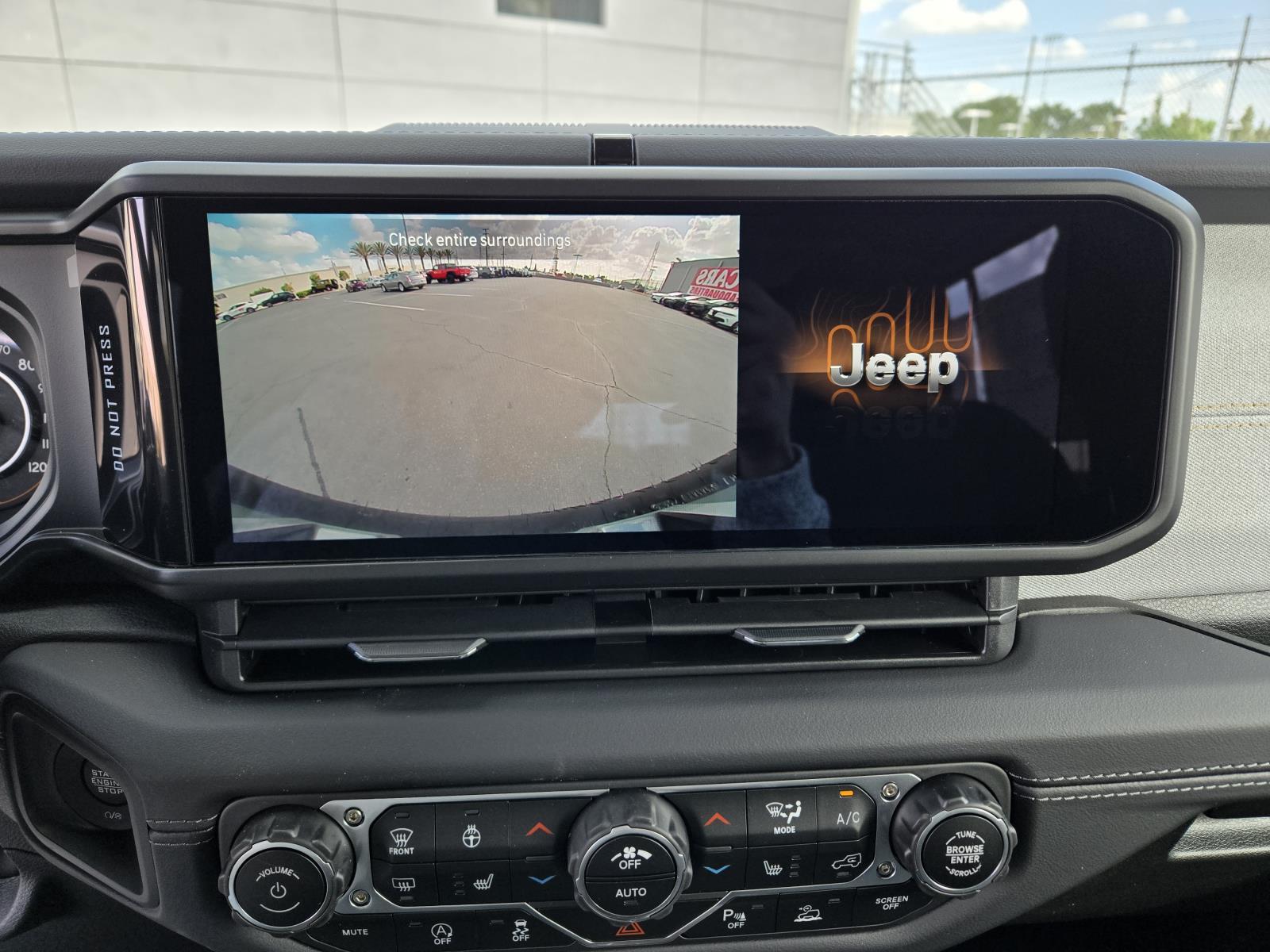 2025 Jeep Wrangler 4-Door Sahara - Photo 11