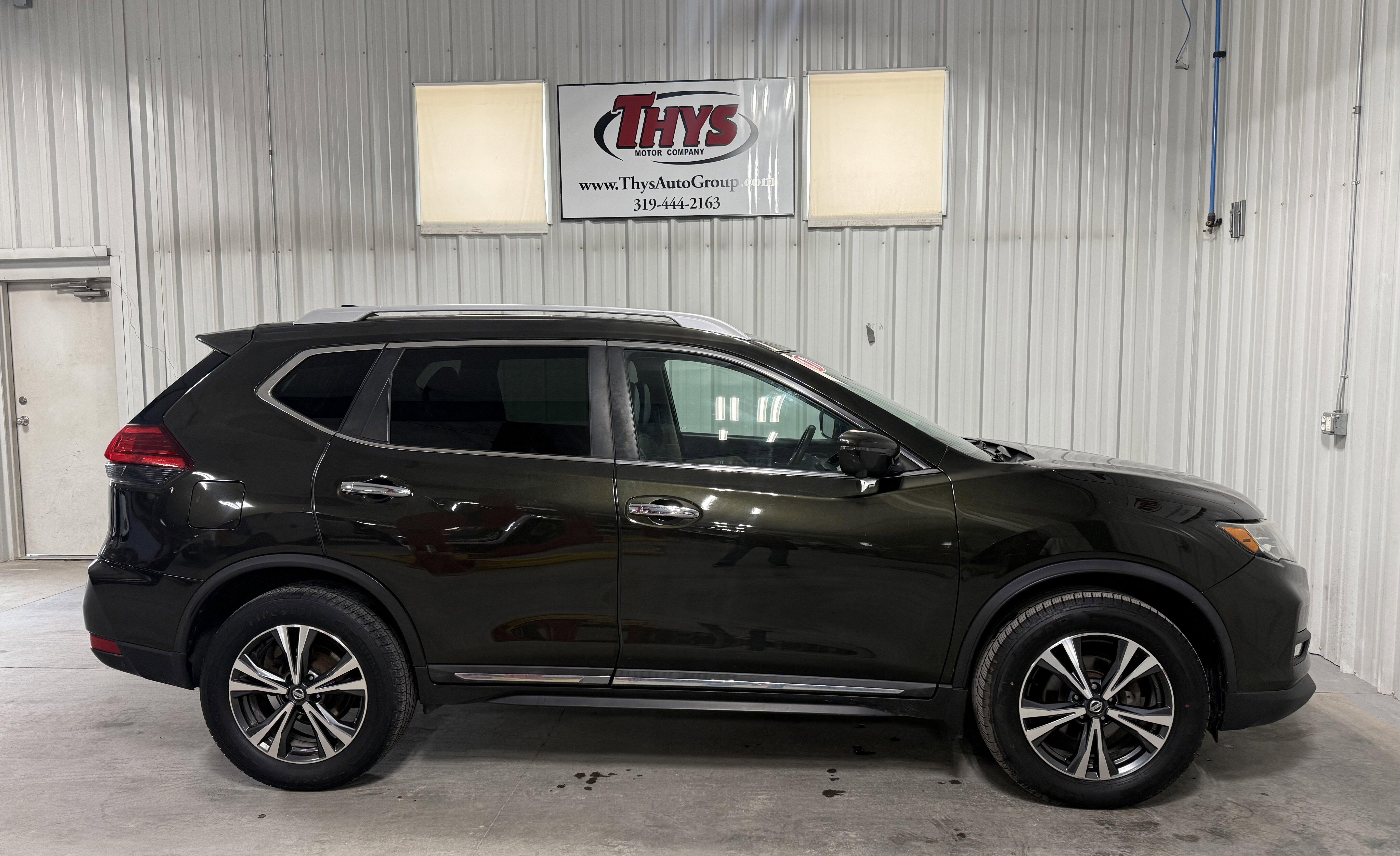 Used 2017 Nissan Rogue SL with VIN 5N1AT2MV4HC839636 for sale in Belle Plaine, IA