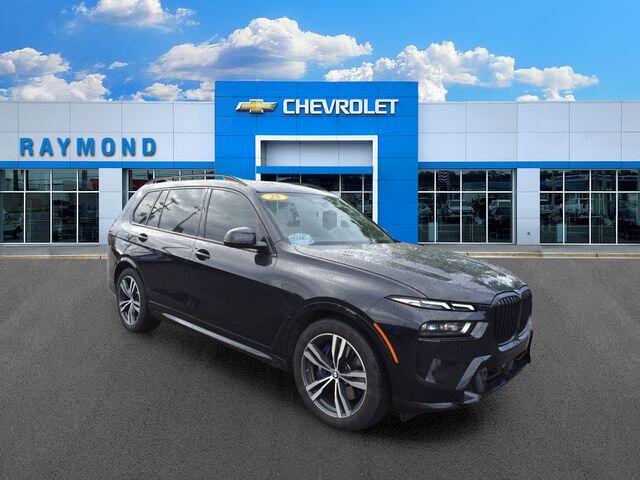 2025 BMW X7 xDrive40i's photo