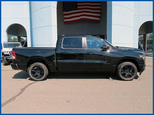 2023 RAM 1500 Big Horn/Lone Star 4x4 Crew Cab 5'7's photo