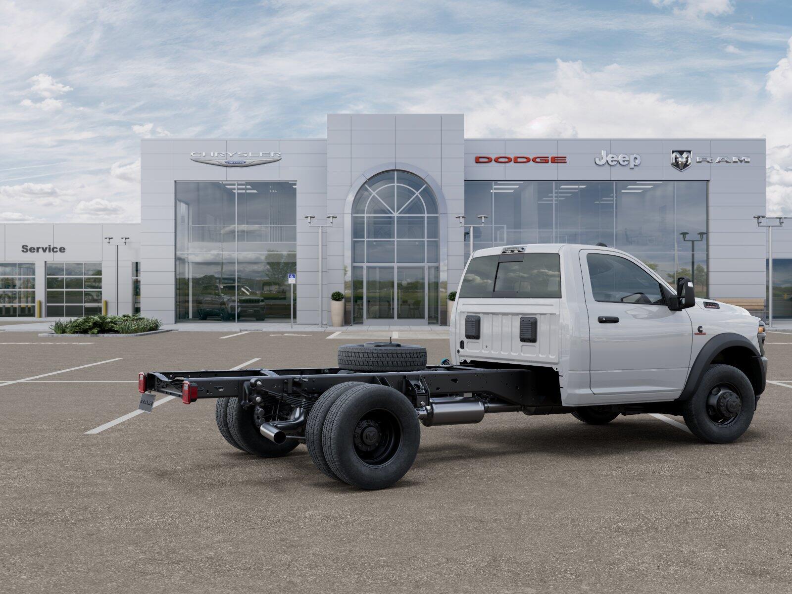 2025 RAM 3500 Chassis Tradesman - Photo 17