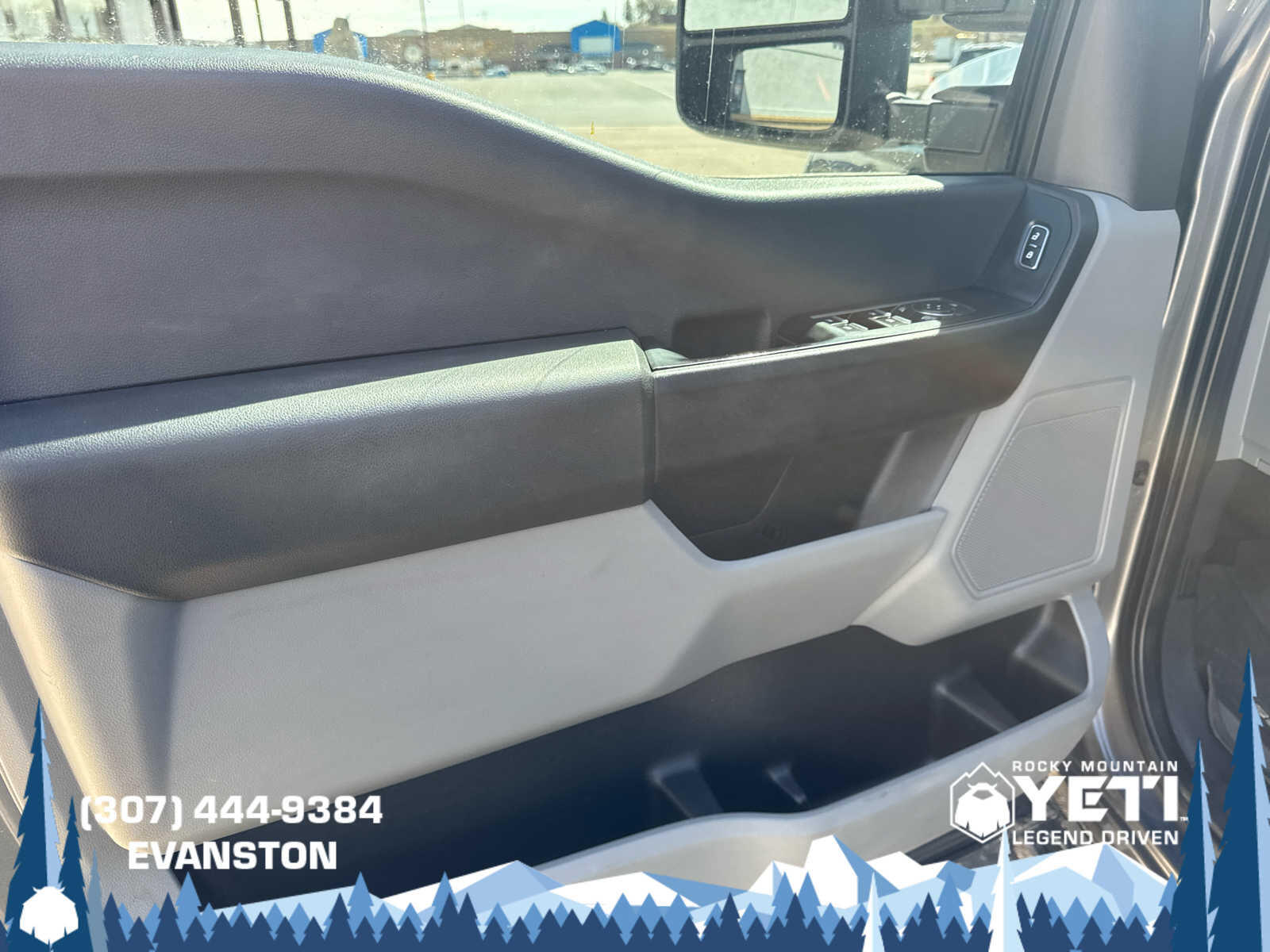 2023 Ford F-350 Super Duty Chassis Cab XL - Photo 22
