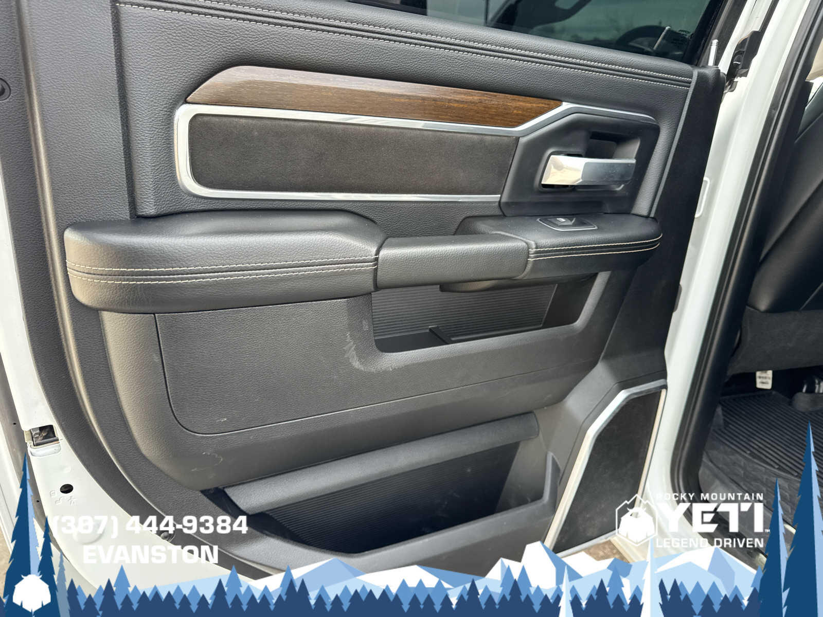2024 RAM Ram 3500 Pickup Laramie - Photo 23