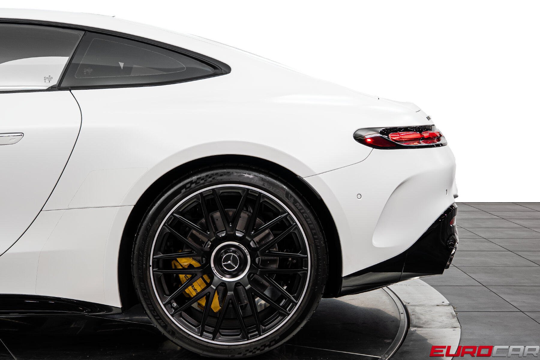 2025 Mercedes-Benz AMG GT 63 *CARBON INTERIOR TRIM * FIXED PANORAMIC SUNROOF*Image 17