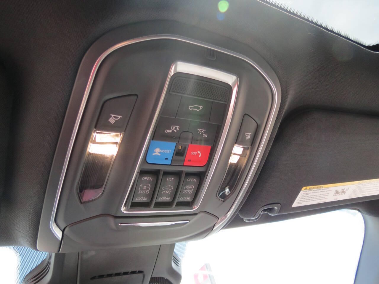 2026 Jeep Cherokee Overland - Photo 12