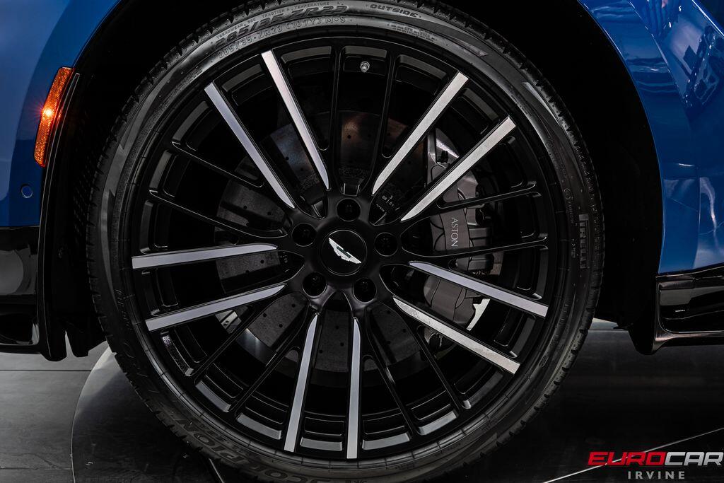 2023 Aston Martin DBX 707 *HUGE CARBON OPTIONS * TRI-COLOR INTERIOR*Image 26